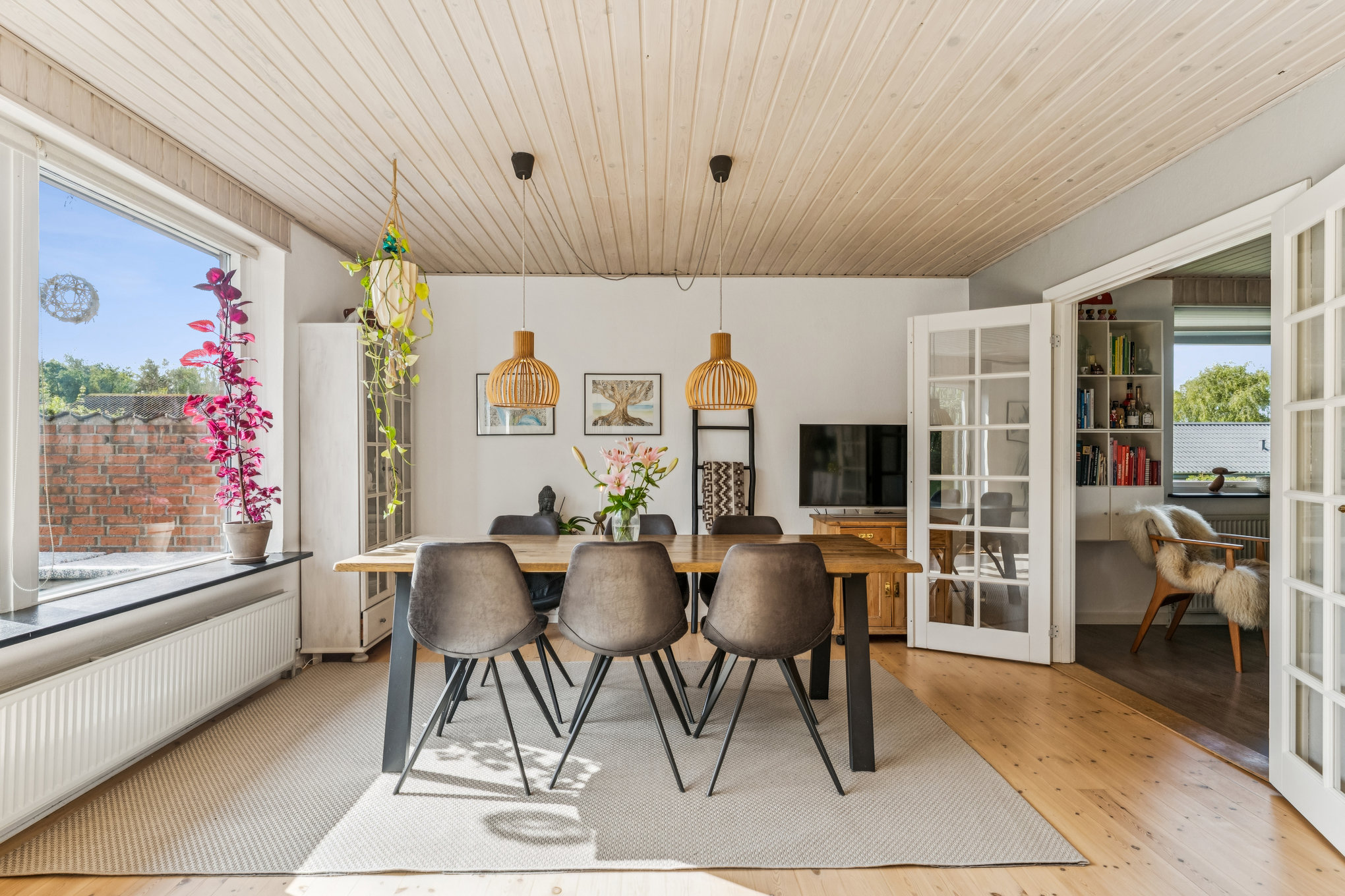 Fremhævet stue billede i fuldskærmstilstand. Billede af Bjarkesvej 11, 8960 Randers SØ