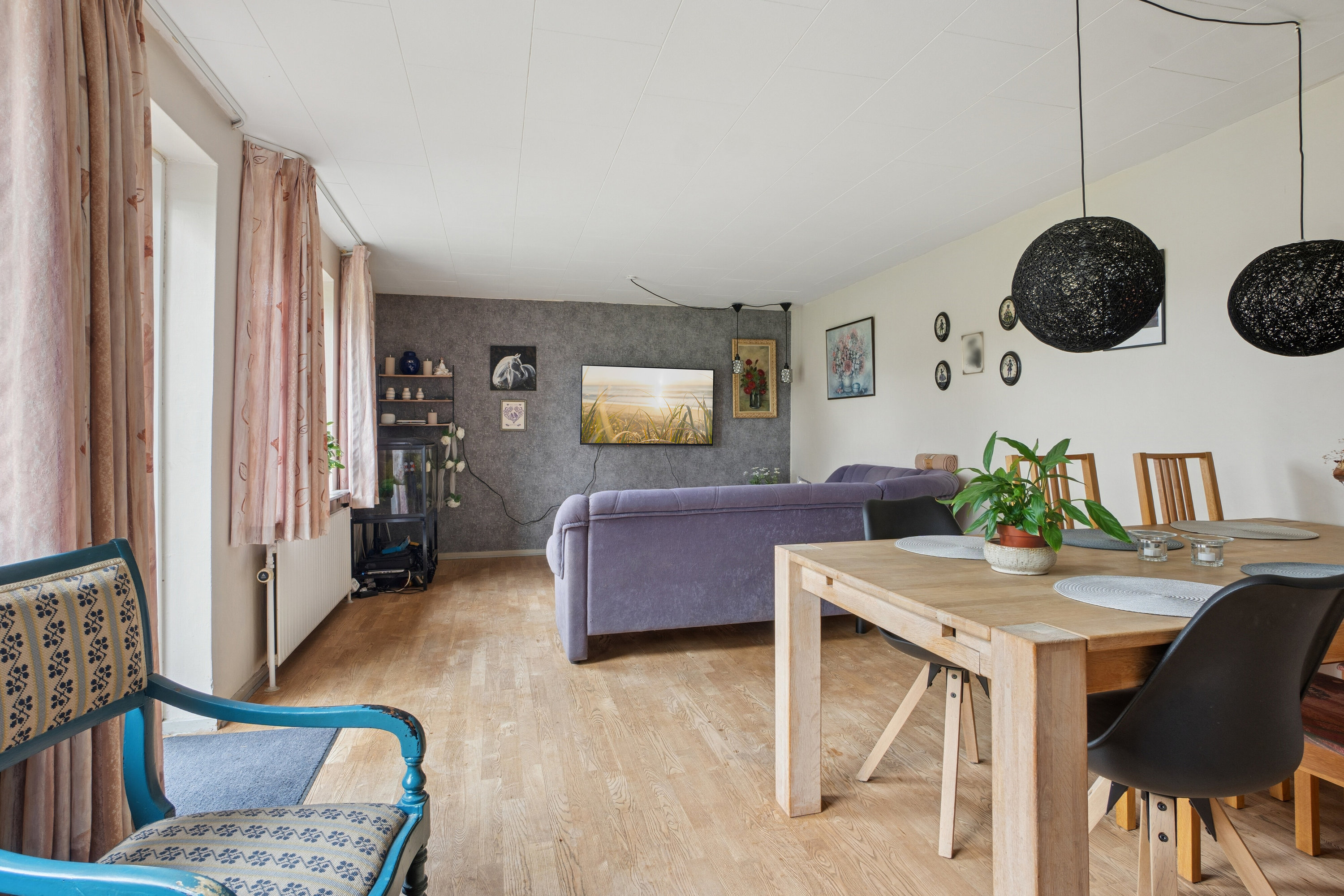 Fremhævet stue billede i fuldskærmstilstand. Billede af Provst Bendixvej 13, 7770 Vestervig