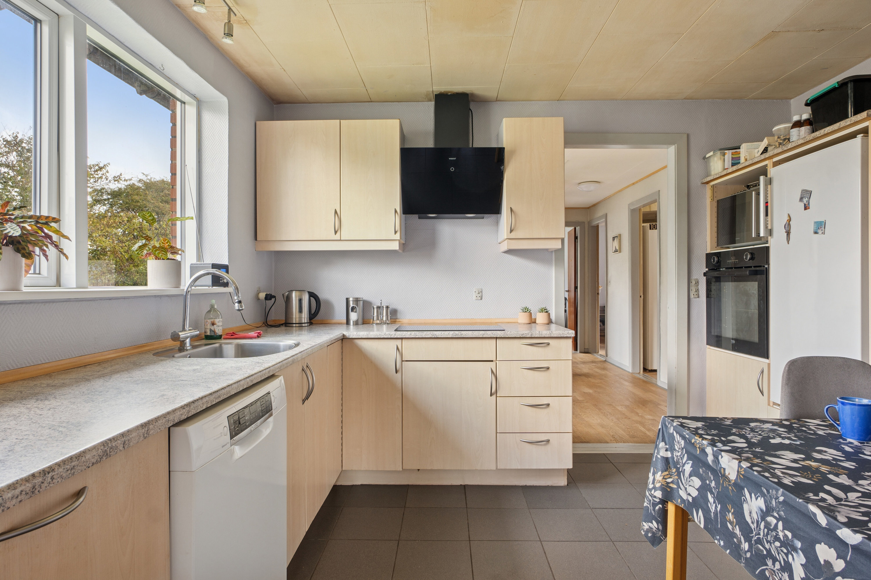 Fremhævet køkken billede i fuldskærmstilstand. Billede af Provst Bendixvej 13, 7770 Vestervig