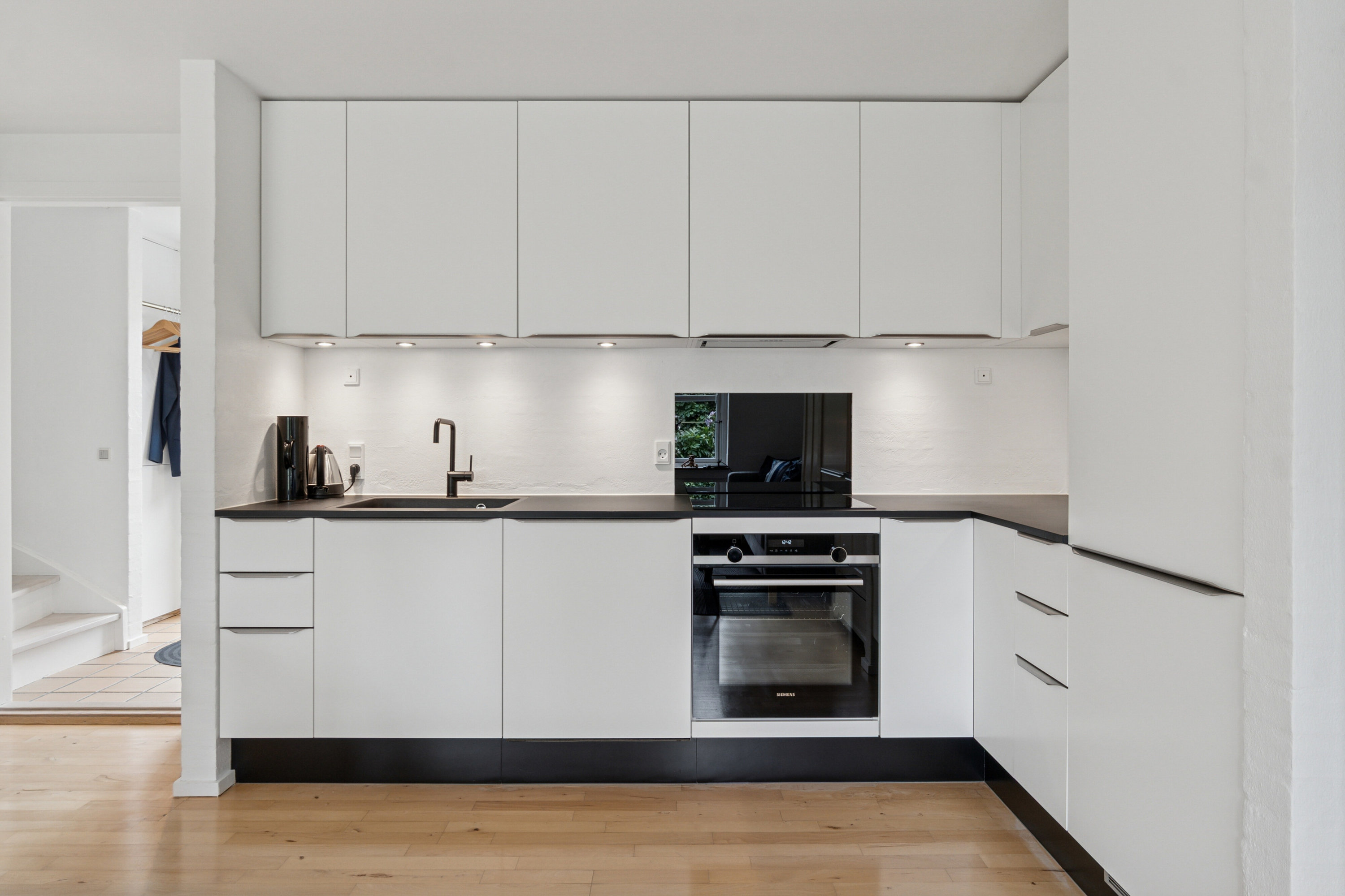 Fremhævet køkken billede i fuldskærmstilstand. Billede af Høstvej 6H, 2800 Kongens Lyngby