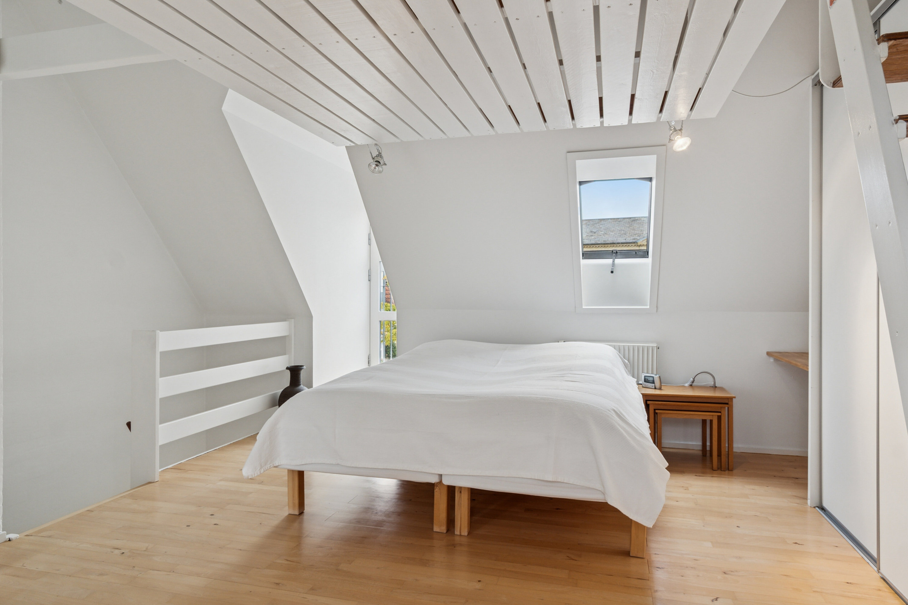 Fremhævet soveværelse billede i fuldskærmstilstand. Billede af Høstvej 6H, 2800 Kongens Lyngby