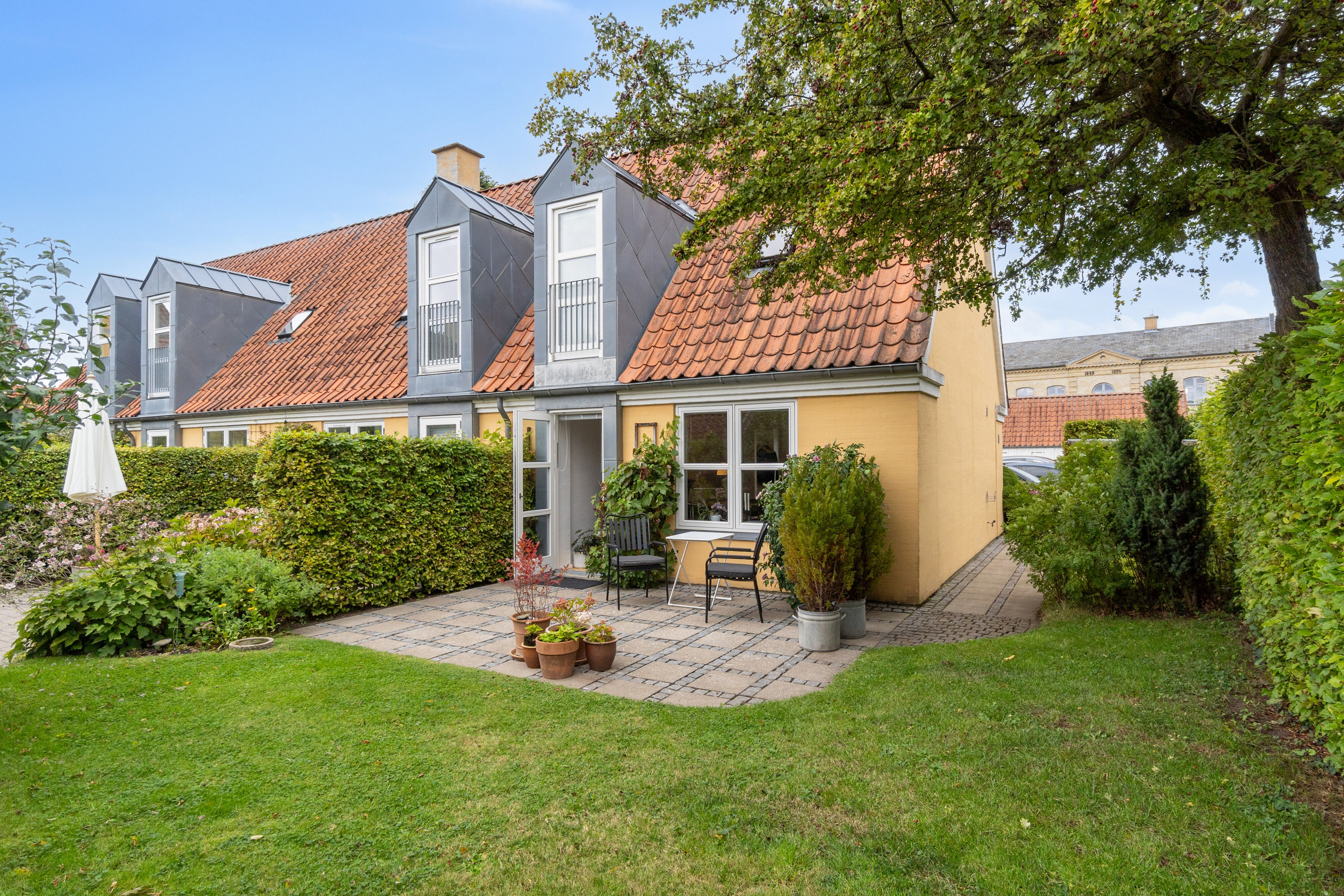 Miniaturebillede 1: set fra haven. Billede af Høstvej 6H, 2800 Kongens Lyngby