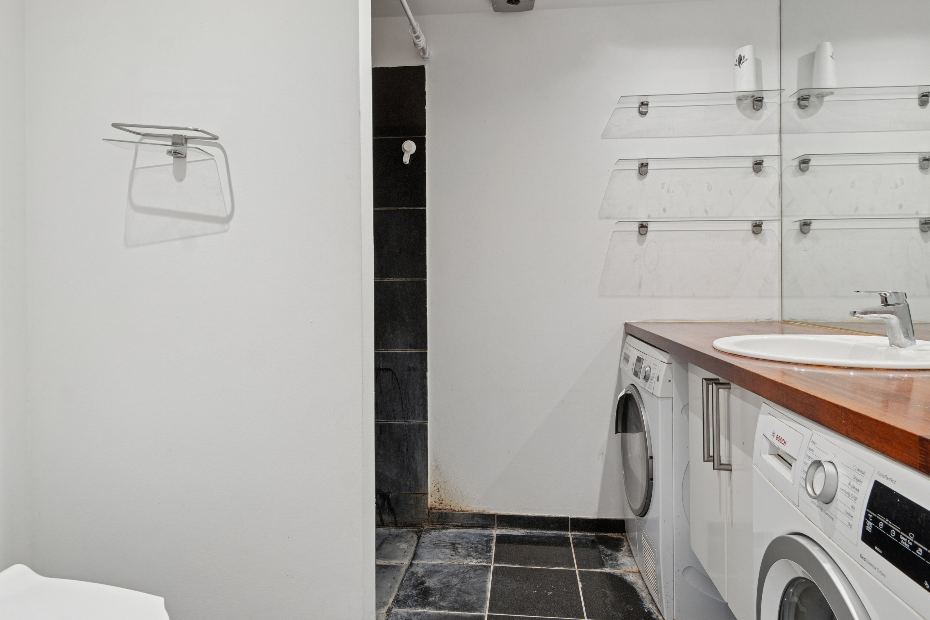 Fremhævet badeværelse billede i fuldskærmstilstand. Billede af Egeskoven 240, 1., 2600 Glostrup