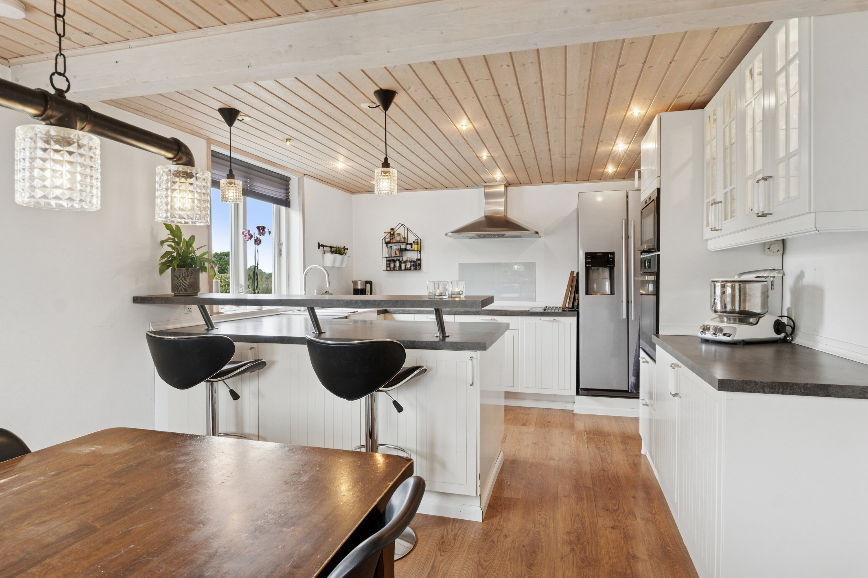 Fremhævet køkken billede i fuldskærmstilstand. Billede af Vesterskovvej 9, Bårse, 4750 Lundby