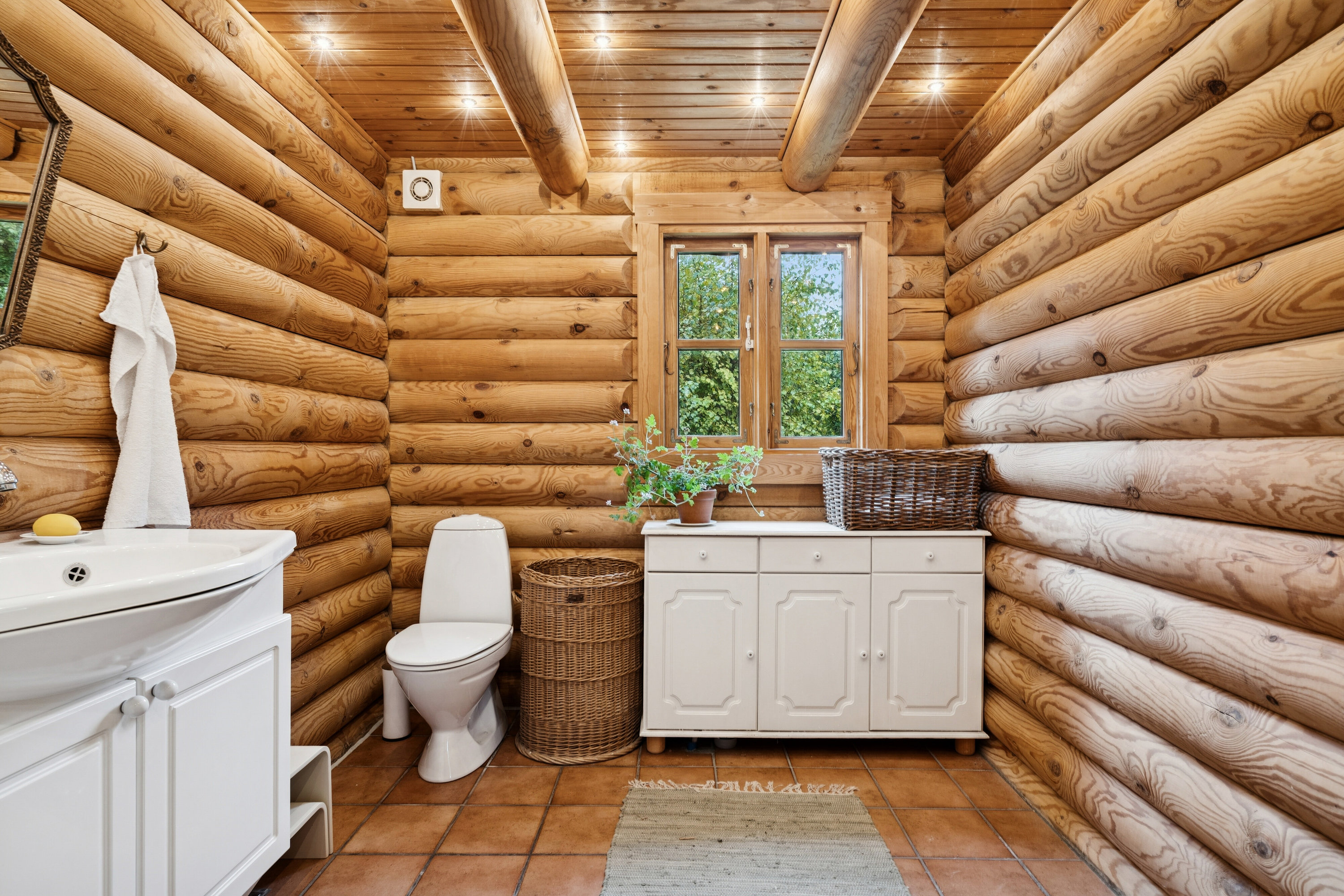 Fremhævet badeværelse billede i fuldskærmstilstand. Billede af Spurvevej 19, Ellinge Lyng, 4560 Vig