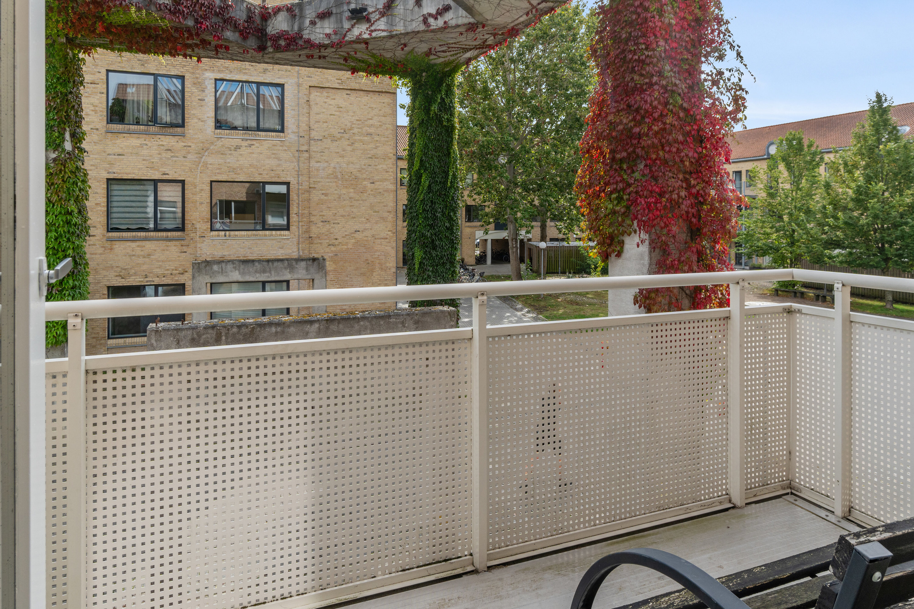 Fremhævet altan billede i fuldskærmstilstand. Billede af Egeskoven 240, 1., 2600 Glostrup