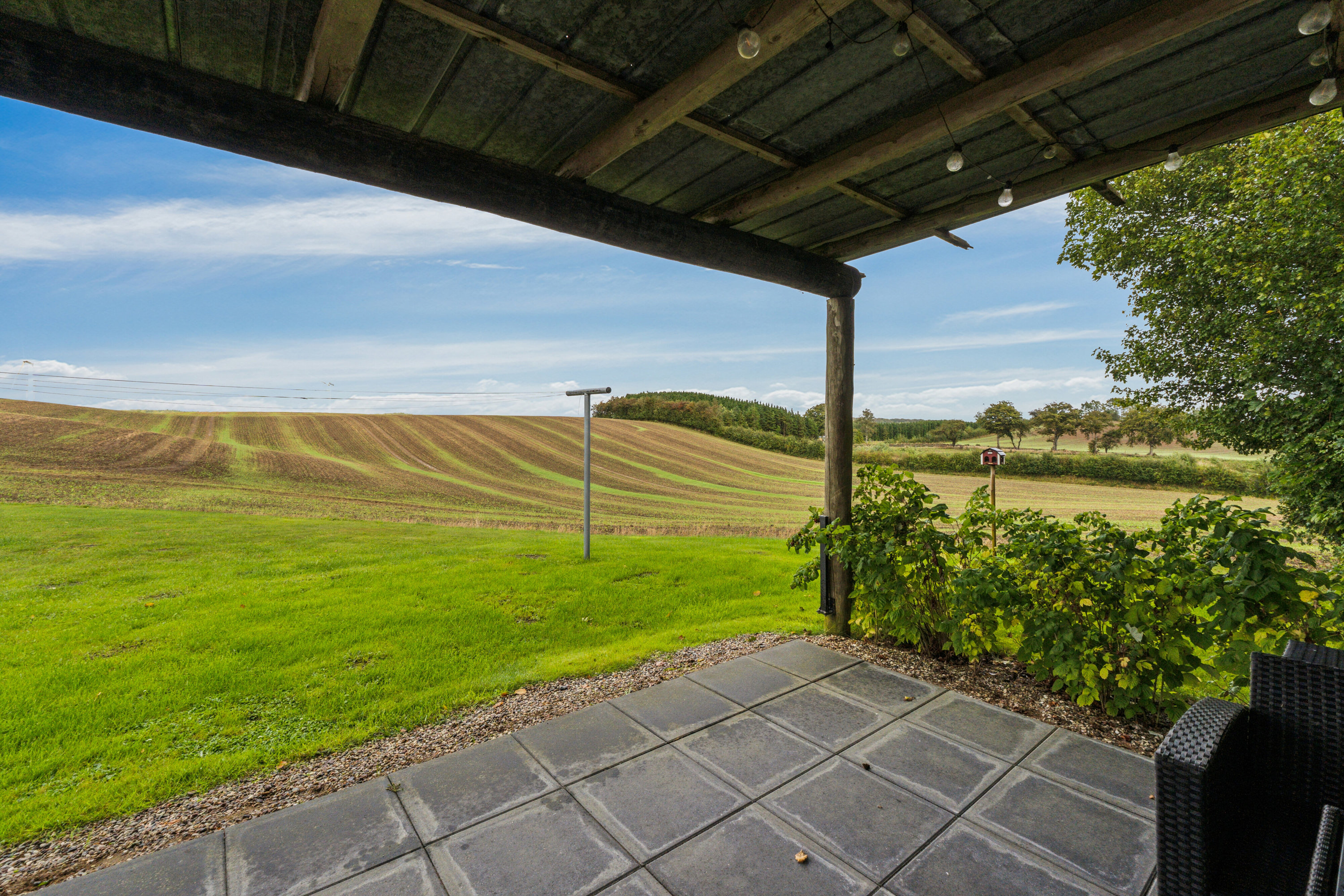 Miniaturebillede 2: udsigt til marker. Billede af Keldbjergvej 5, Keldbjerg, 6340 Kruså