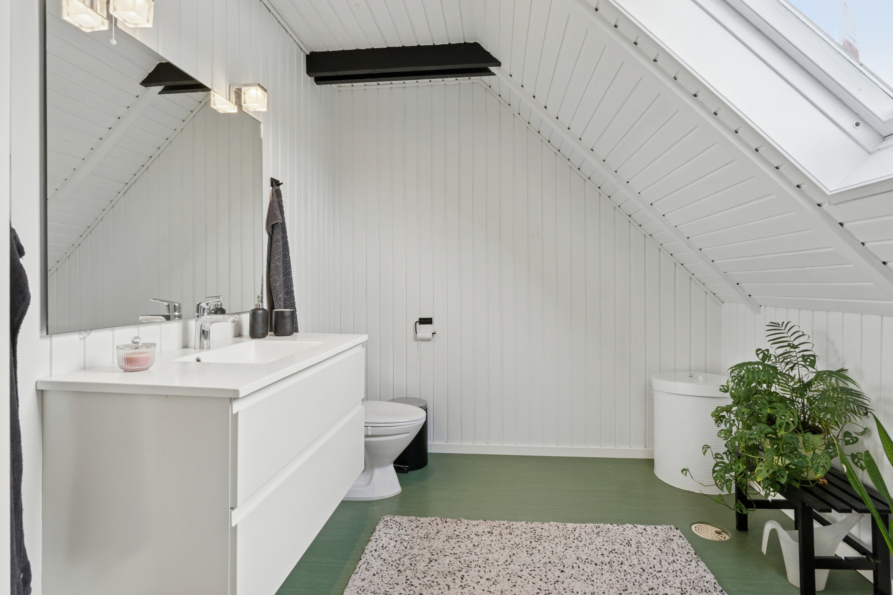 Fremhævet badeværelse 1 sal billede i fuldskærmstilstand. Billede af Eskærvej 4, 9800 Hjørring