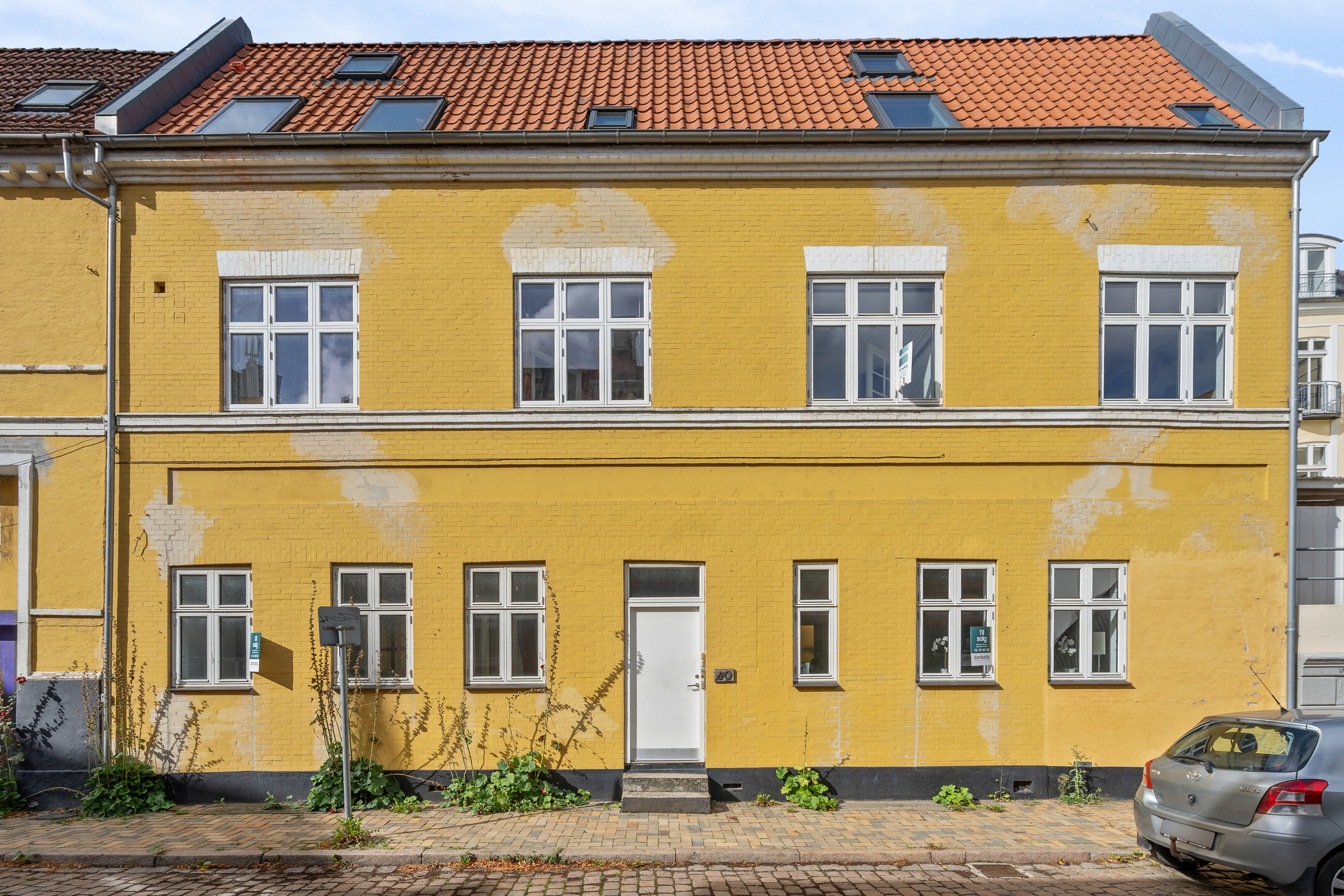 Fremhævet set fra vejen billede i fuldskærmstilstand. Billede af Nedergade 40, 1. tv., 5000 Odense C