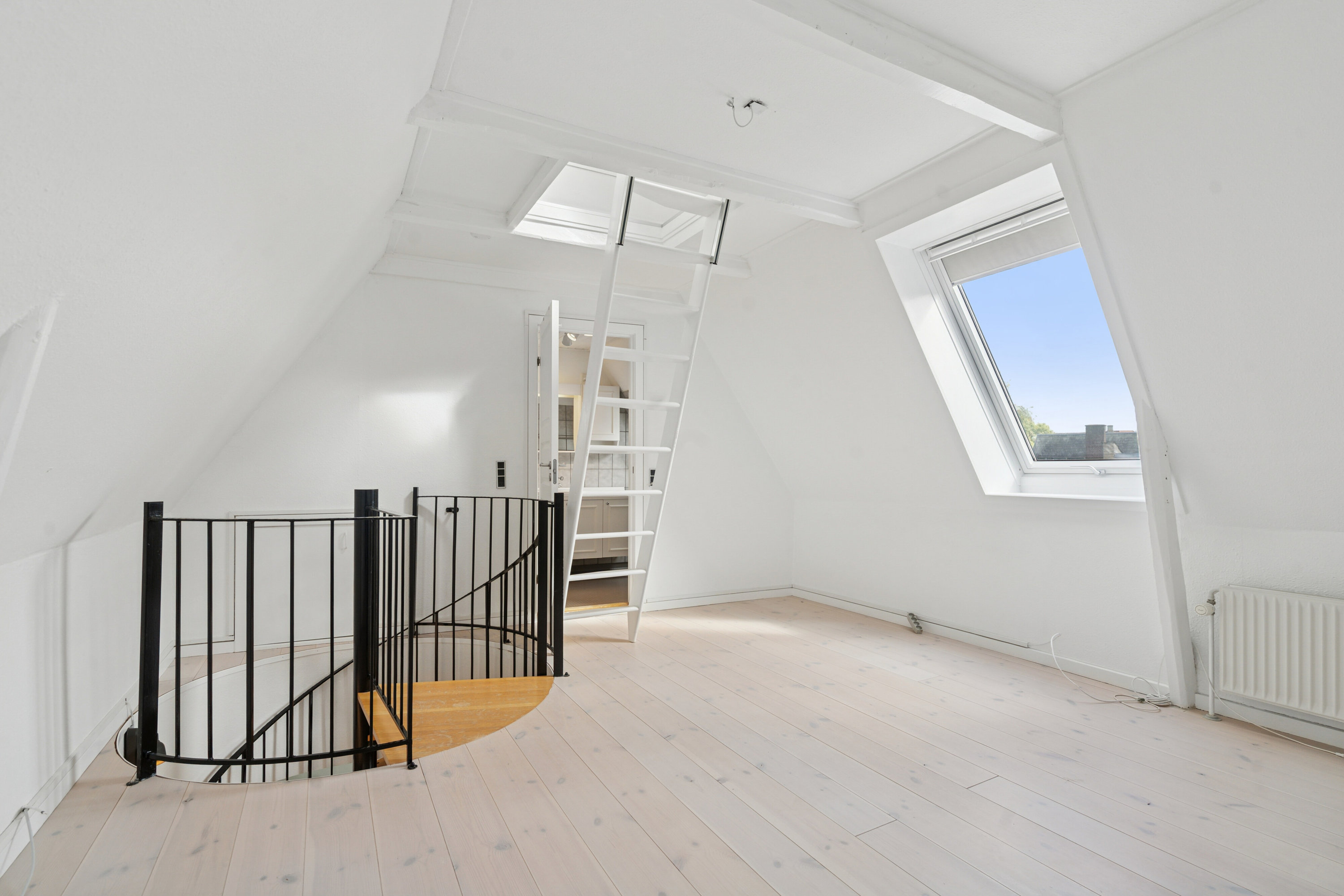 Fremhævet indendørs billede i fuldskærmstilstand. Billede af Nedergade 40, 1. tv., 5000 Odense C