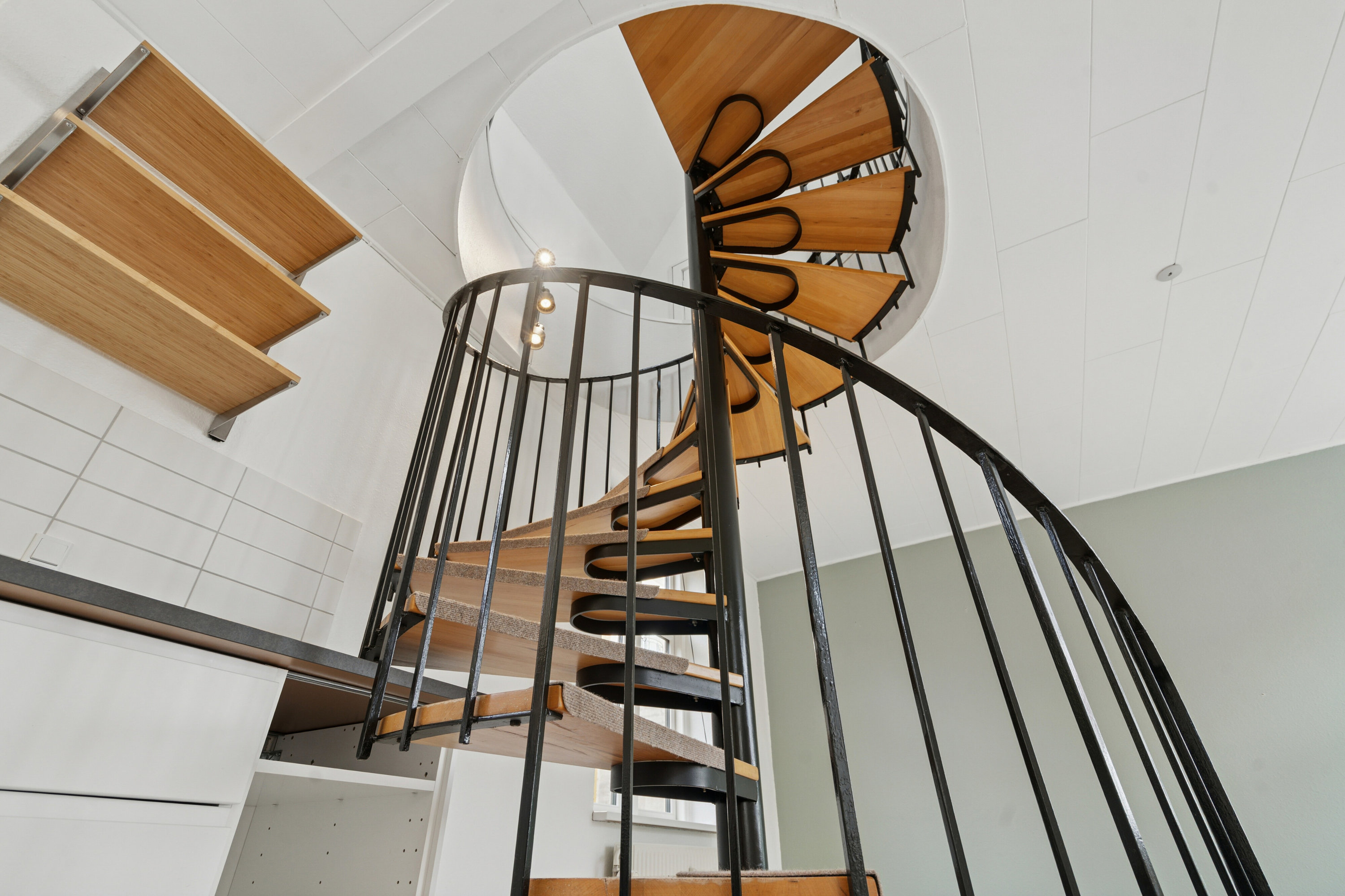 Fremhævet opgang billede i fuldskærmstilstand. Billede af Nedergade 40, 1. tv., 5000 Odense C