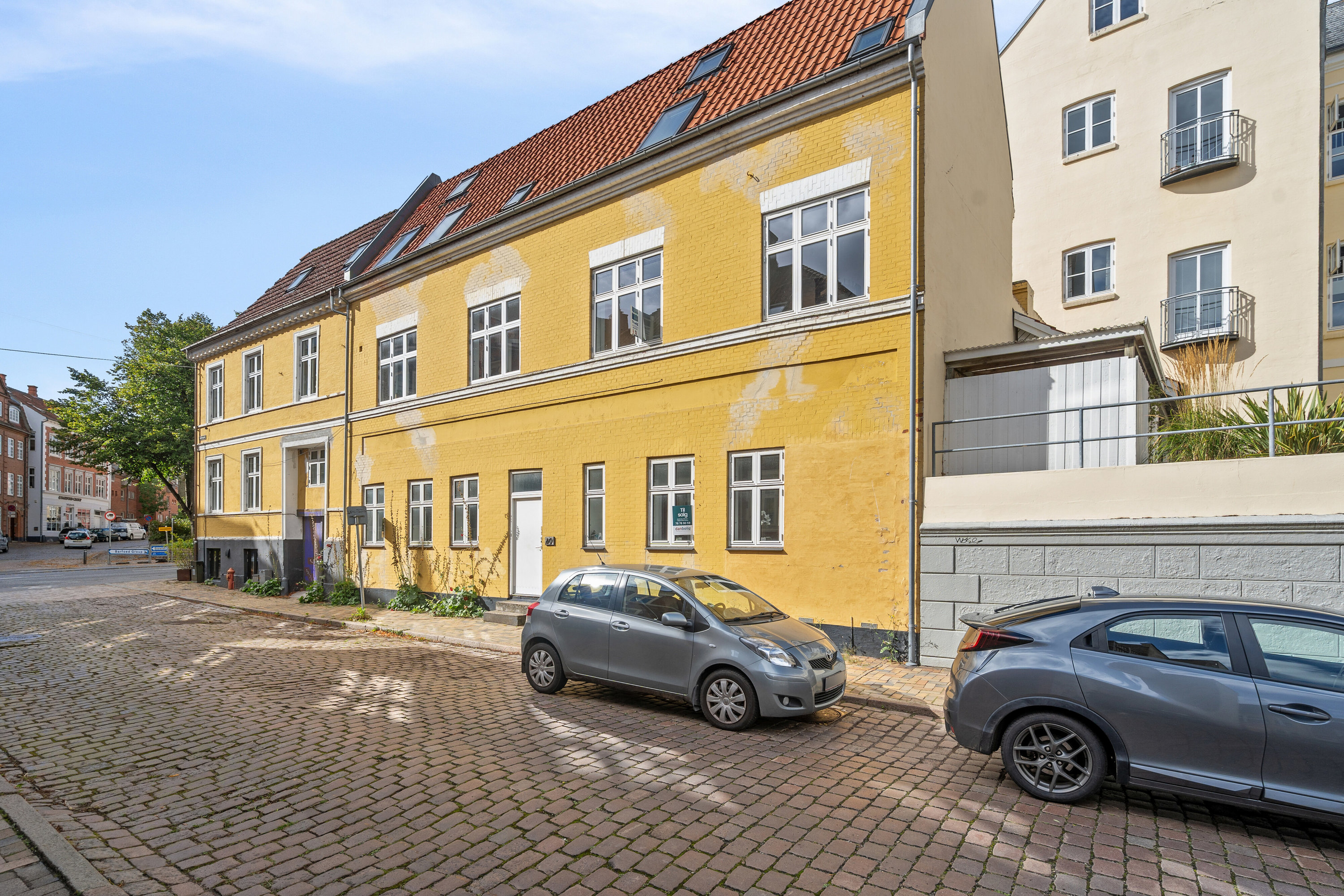 Fremhævet set fra vejen billede i fuldskærmstilstand. Billede af Nedergade 40, 1. tv., 5000 Odense C