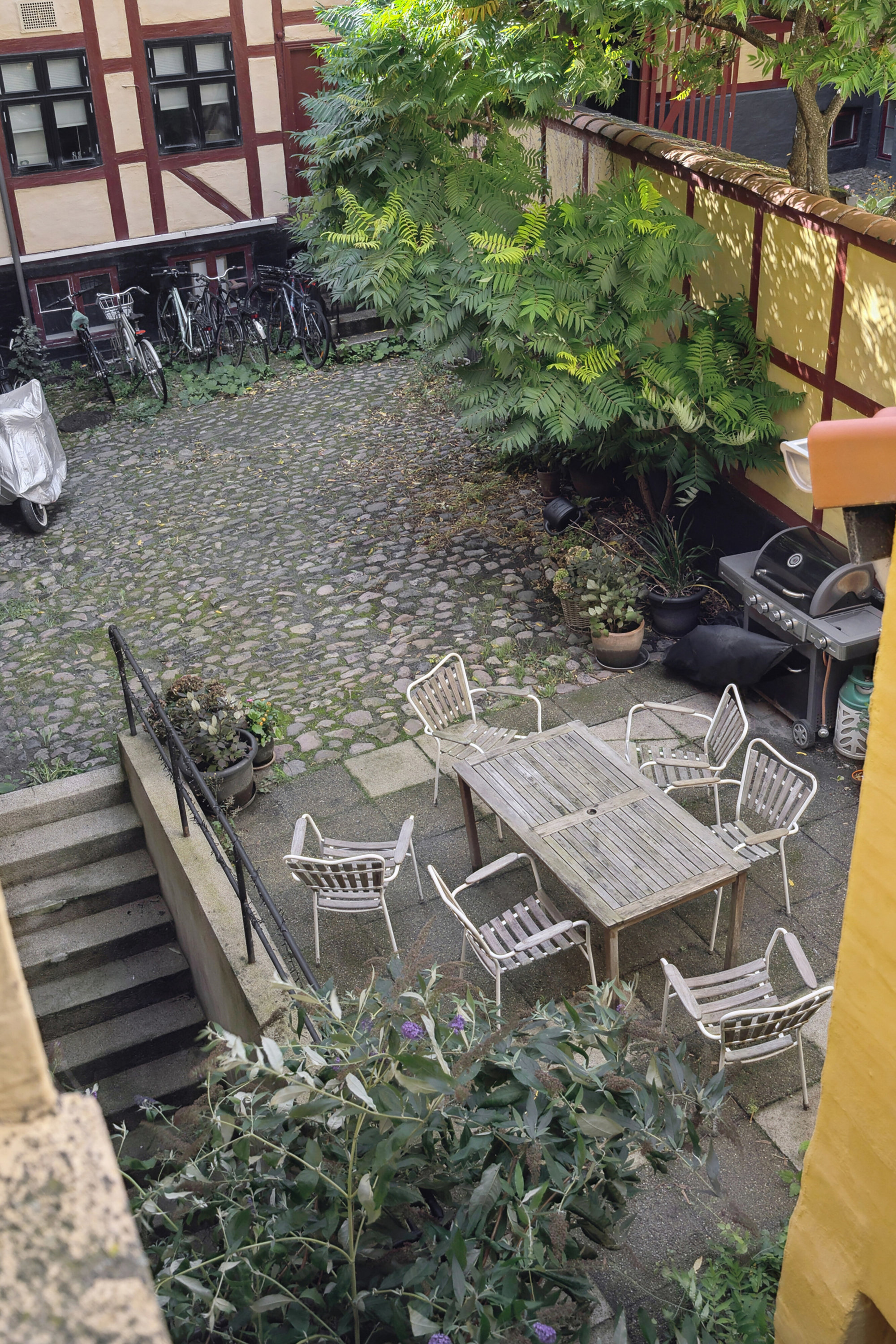 Fremhævet terrasse billede i fuldskærmstilstand. Billede af Nedergade 40, 1. tv., 5000 Odense C