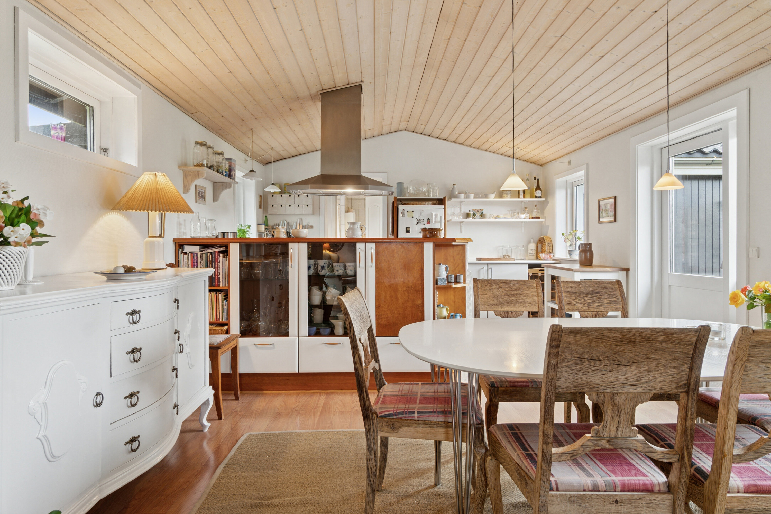 Fremhævet spiseplads billede i fuldskærmstilstand. Billede af Bakkeager 45, 4040 Jyllinge