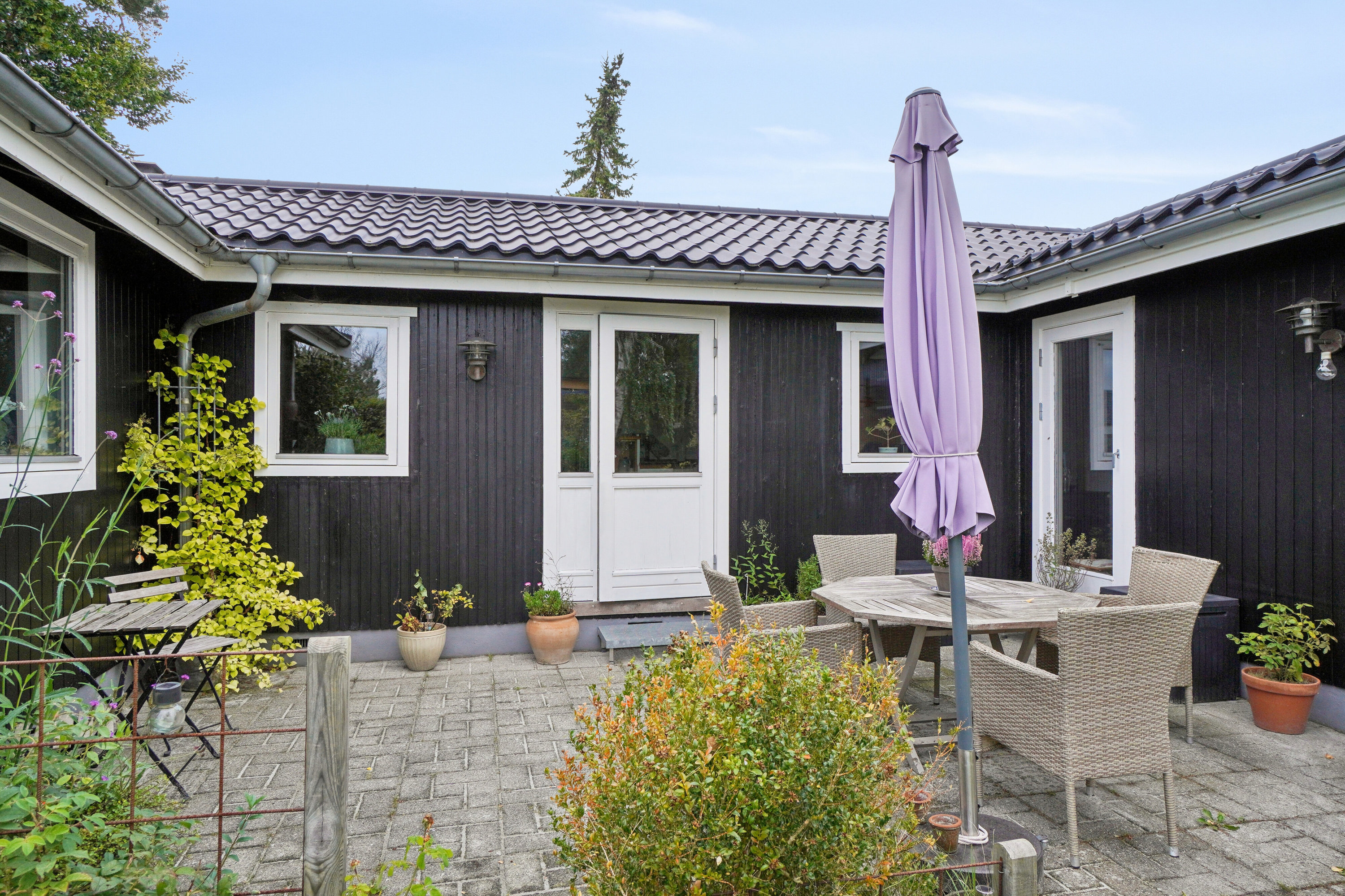 Fremhævet terrasse billede i fuldskærmstilstand. Billede af Bakkeager 45, 4040 Jyllinge