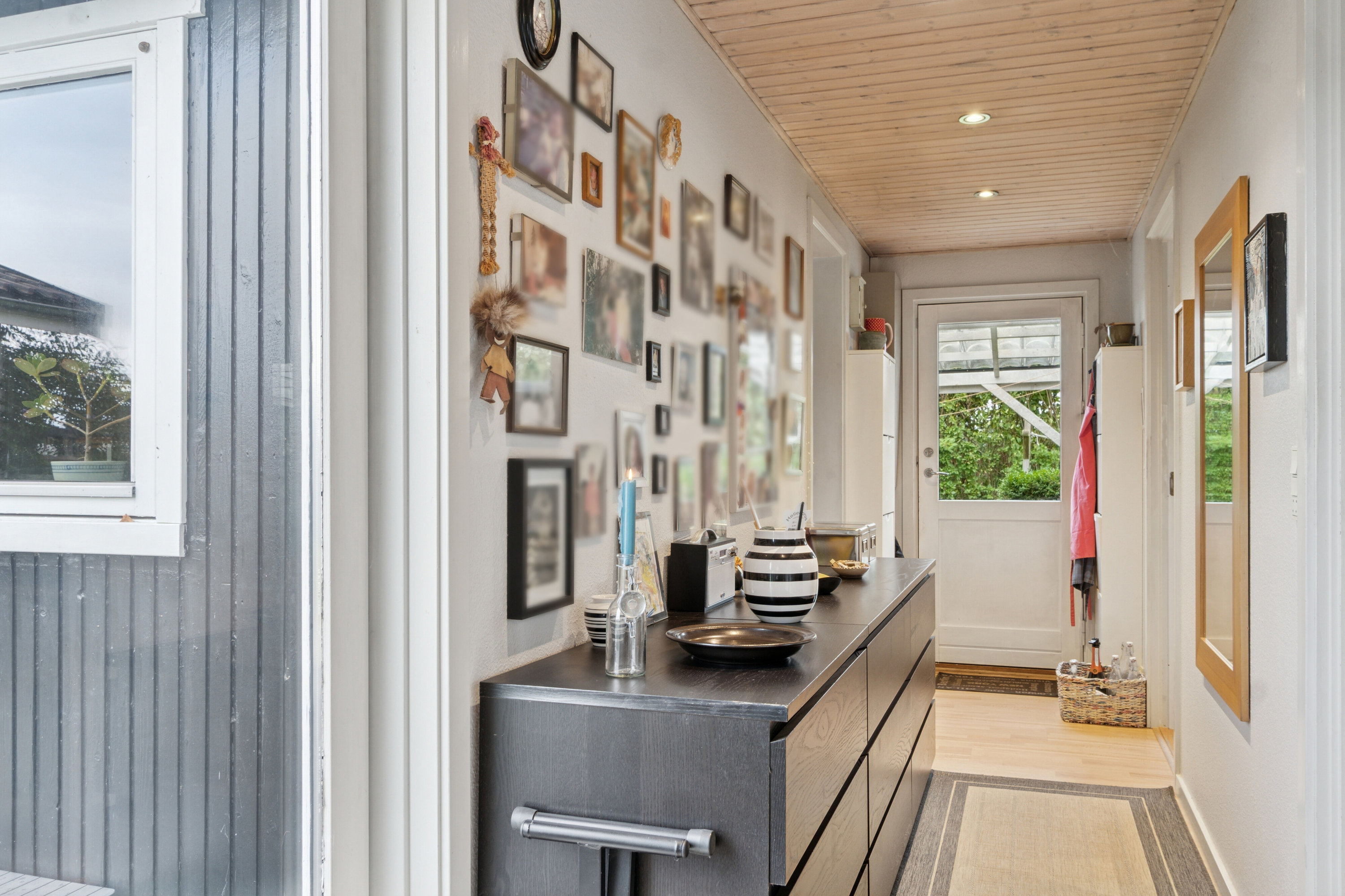 Fremhævet gang billede i fuldskærmstilstand. Billede af Bakkeager 45, 4040 Jyllinge