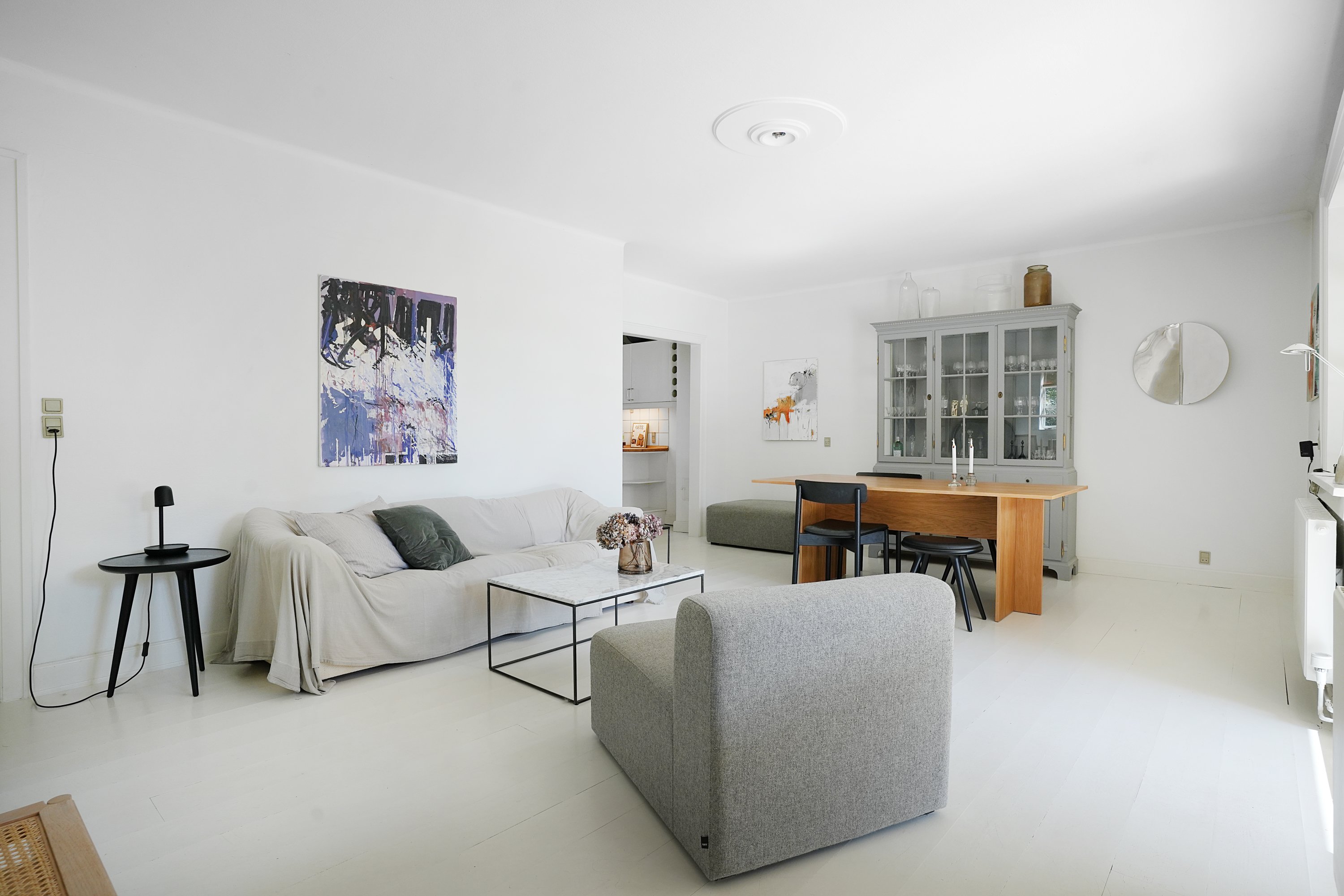 Fremhævet stue billede i fuldskærmstilstand. Billede af Granvænget 7B, 3100 Hornbæk