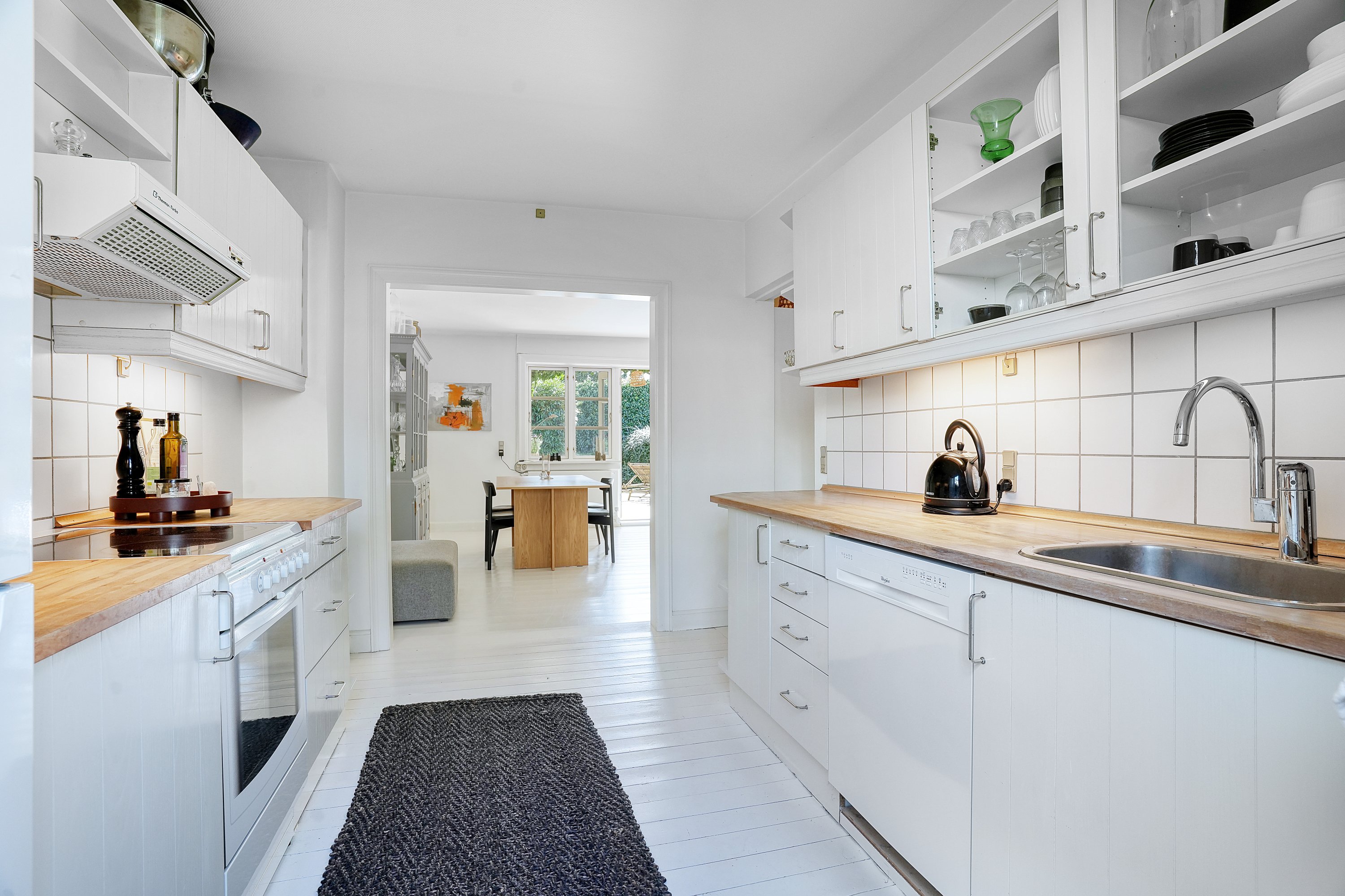 Fremhævet køkken billede i fuldskærmstilstand. Billede af Granvænget 7B, 3100 Hornbæk