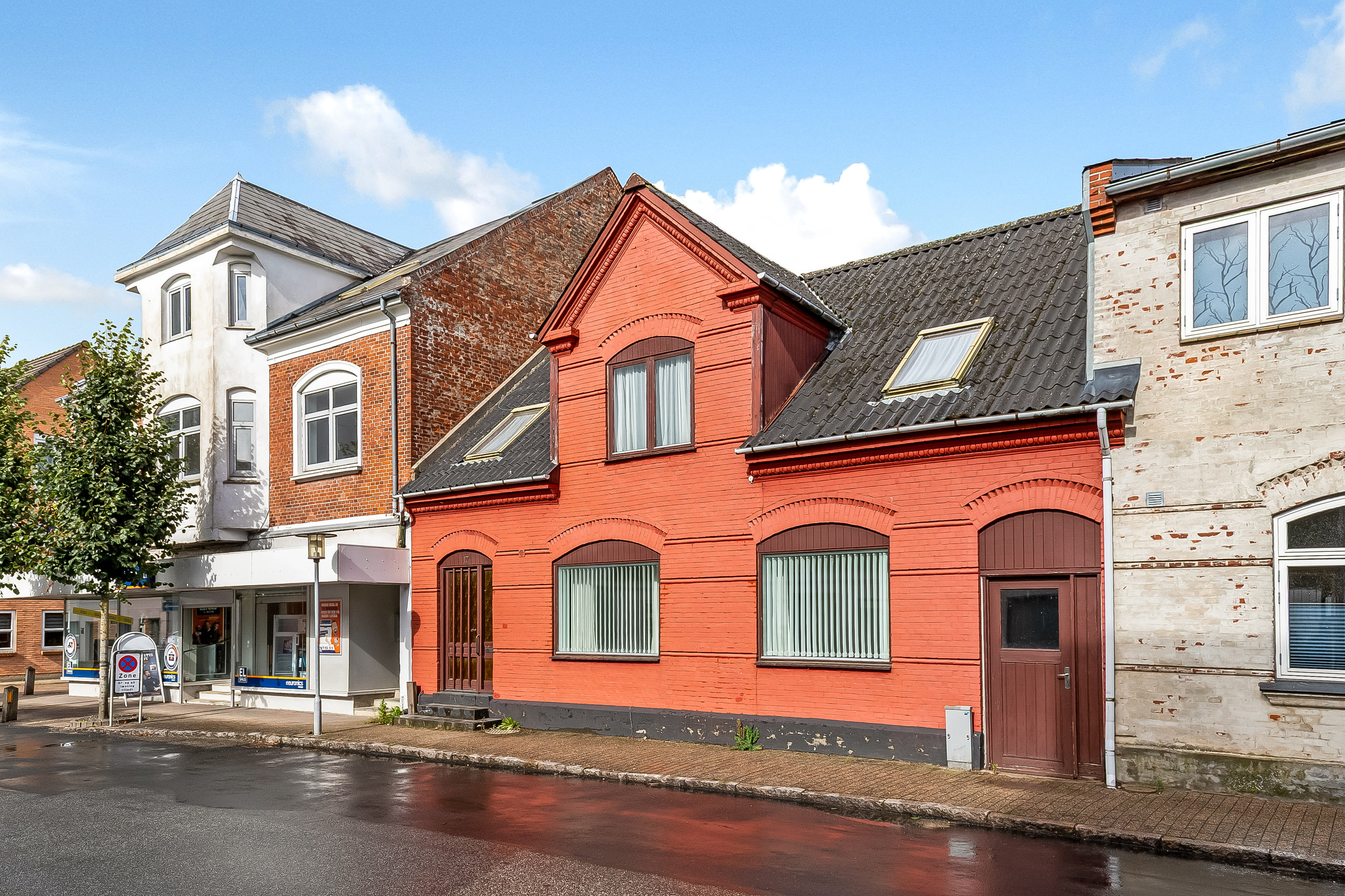 Fremhævet ejendommen billede i fuldskærmstilstand. Billede af Østergade 17, 6580 Vamdrup