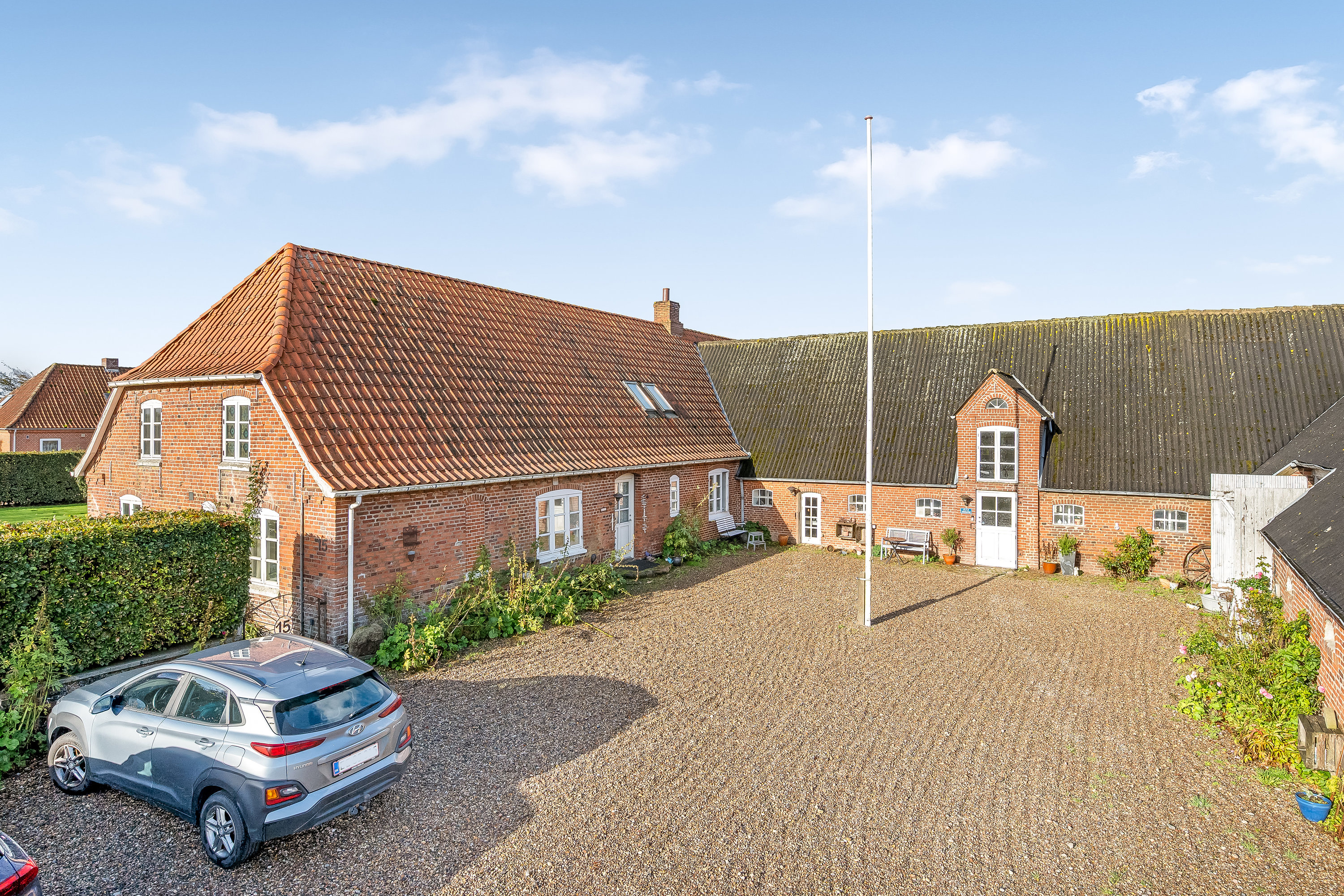 Fremhævet facade billede i fuldskærmstilstand. Billede af Højervej 15, V Gammelby, 6280 Højer