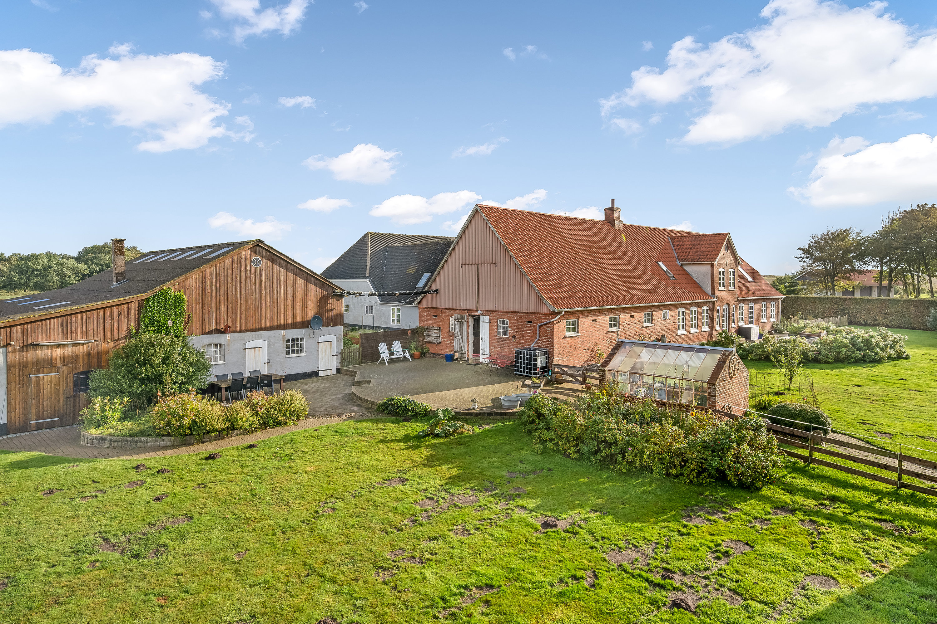 Fremhævet facade billede i fuldskærmstilstand. Billede af Højervej 15, V Gammelby, 6280 Højer