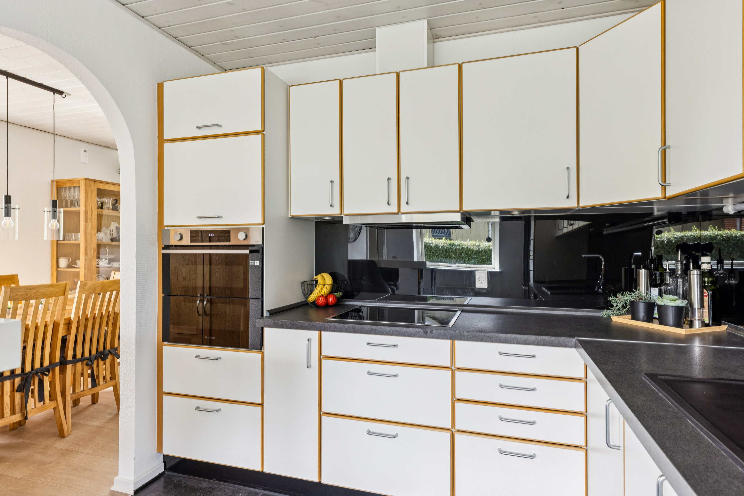 Fremhævet køkken billede i fuldskærmstilstand. Billede af Ellestokken 4, Havnbjerg, 6430 Nordborg