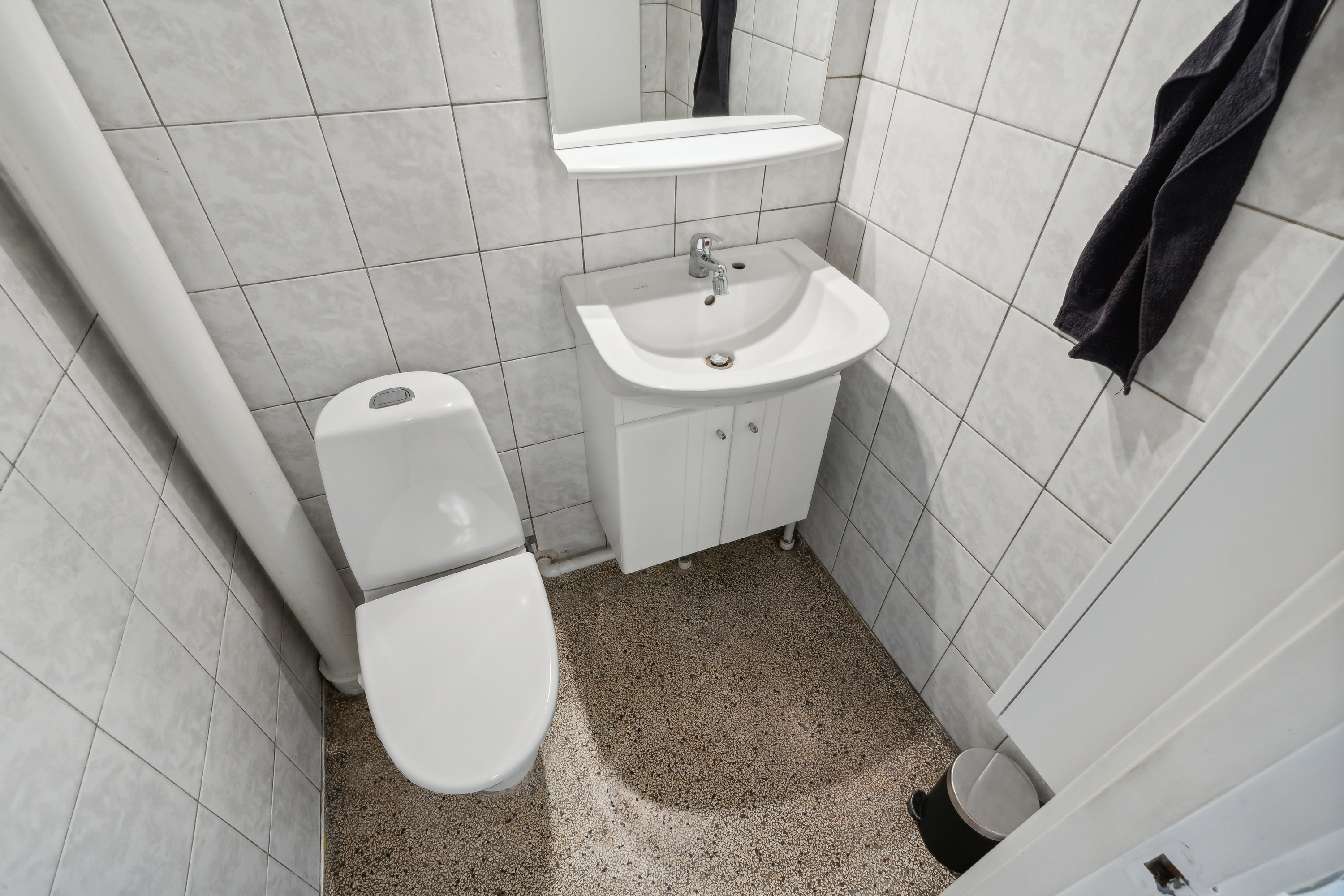 Fremhævet toilet billede i fuldskærmstilstand. Billede af Årestrupsvej 16, 2. th., 9000 Aalborg