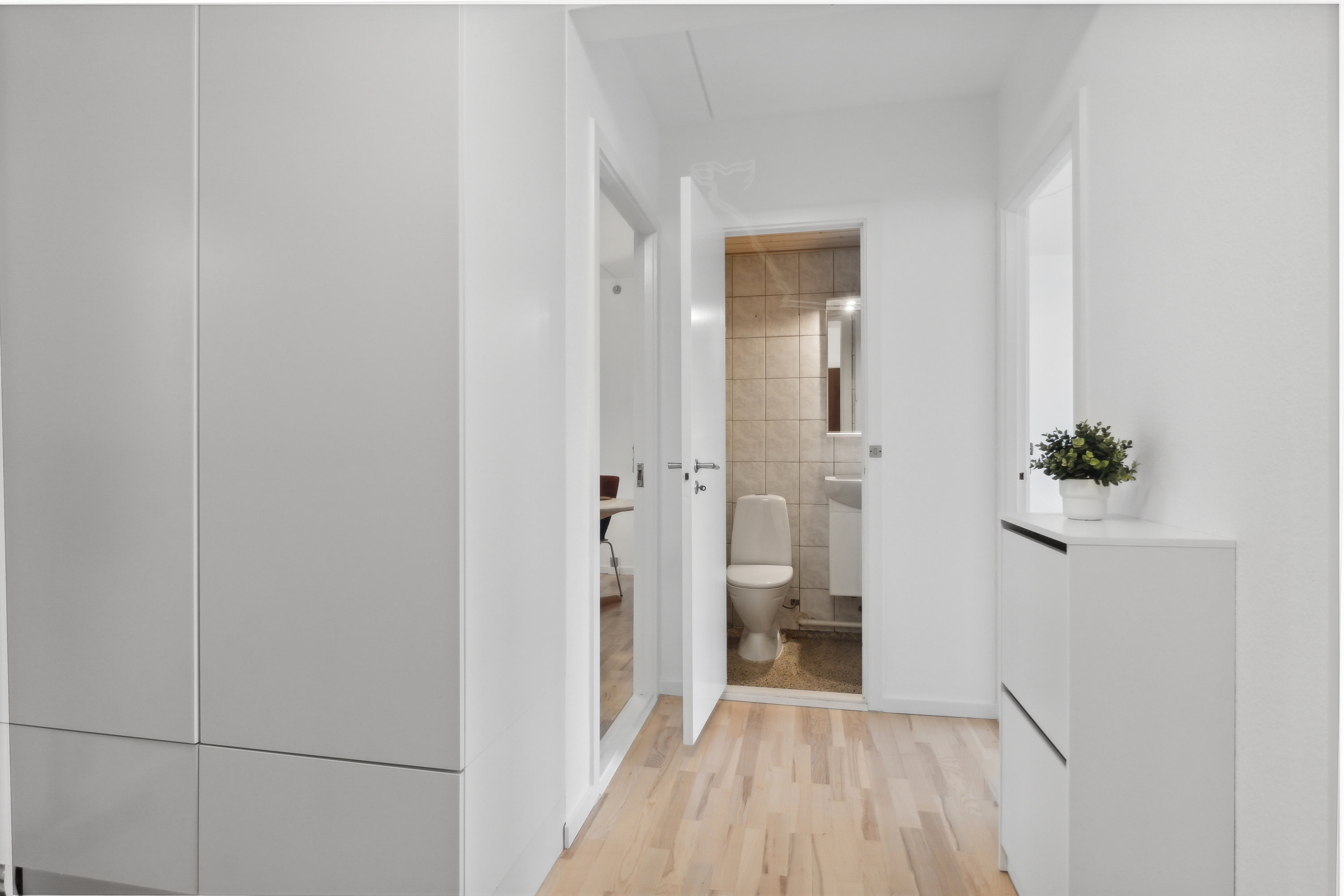 Fremhævet entré billede i fuldskærmstilstand. Billede af Årestrupsvej 16, 2. th., 9000 Aalborg