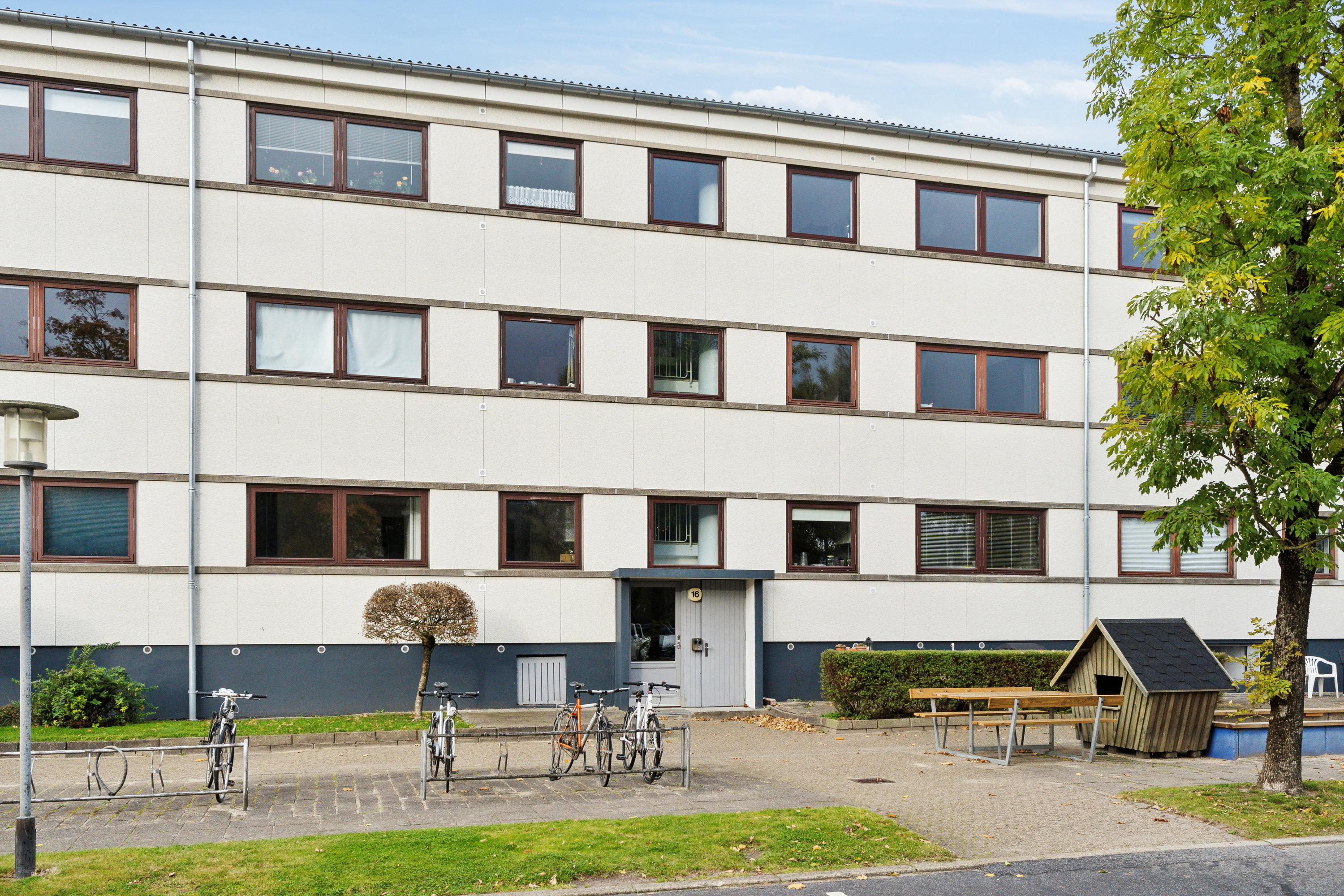 Fremhævet ejendommen billede i fuldskærmstilstand. Billede af Årestrupsvej 16, 2. th., 9000 Aalborg