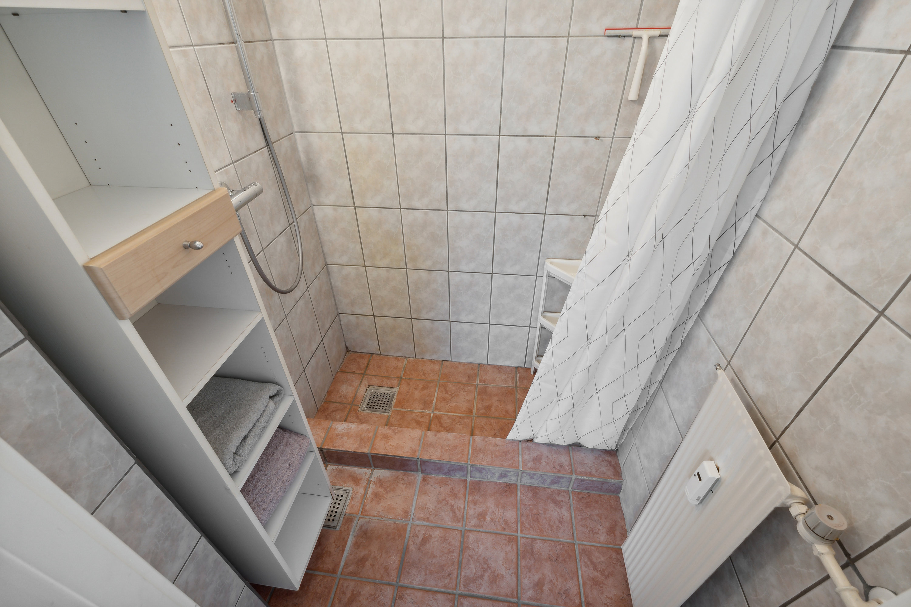 Fremhævet badeværelse billede i fuldskærmstilstand. Billede af Årestrupsvej 16, 2. th., 9000 Aalborg