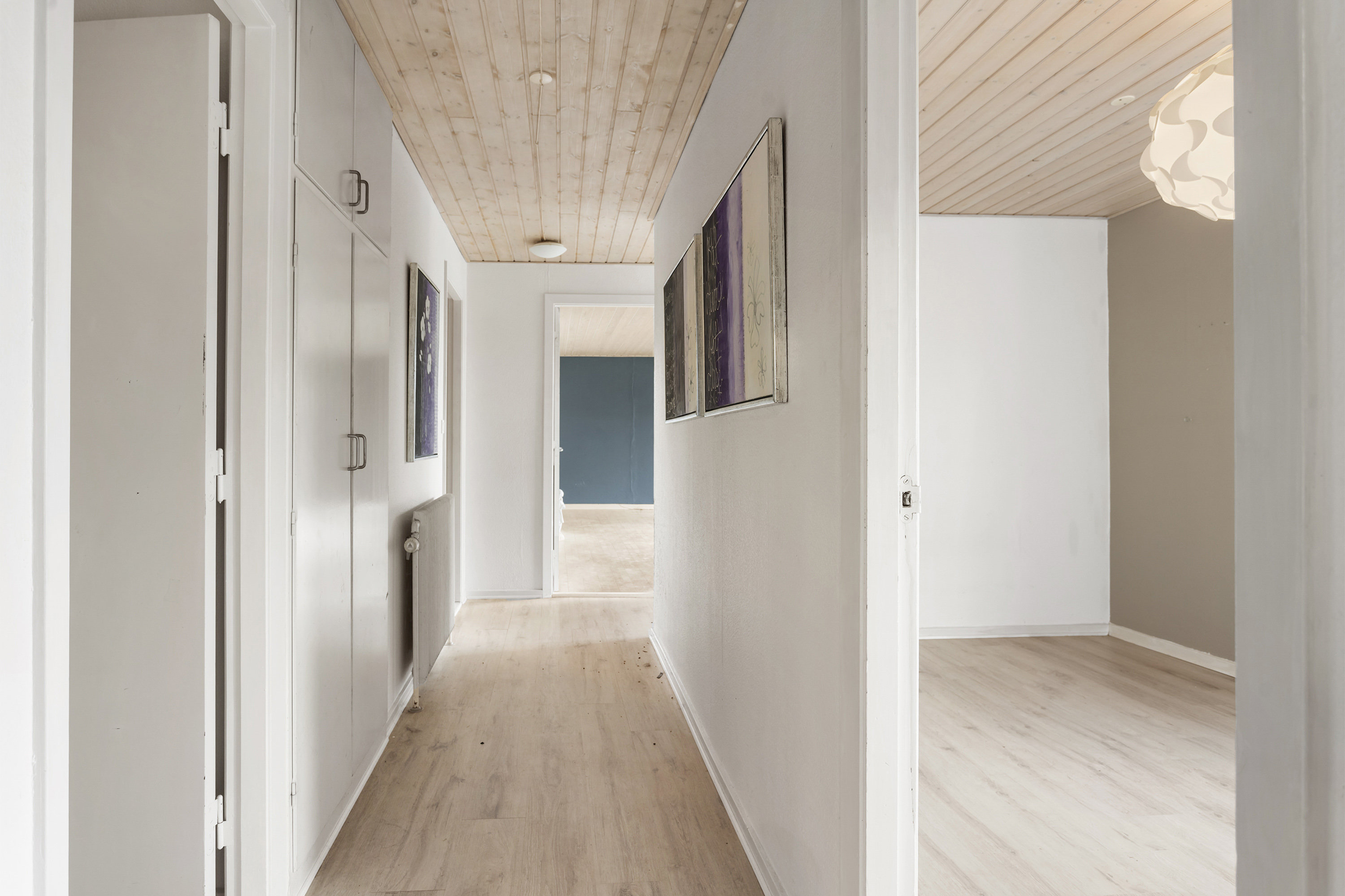 Fremhævet gang billede i fuldskærmstilstand. Billede af Nøddevænget 12, Haldbjerg, 9900 Frederikshavn