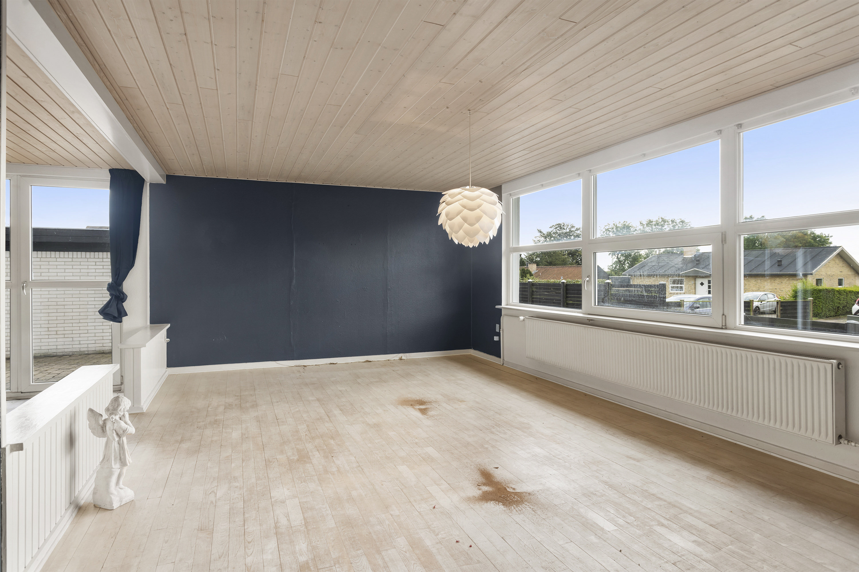 Fremhævet stue billede i fuldskærmstilstand. Billede af Nøddevænget 12, Haldbjerg, 9900 Frederikshavn