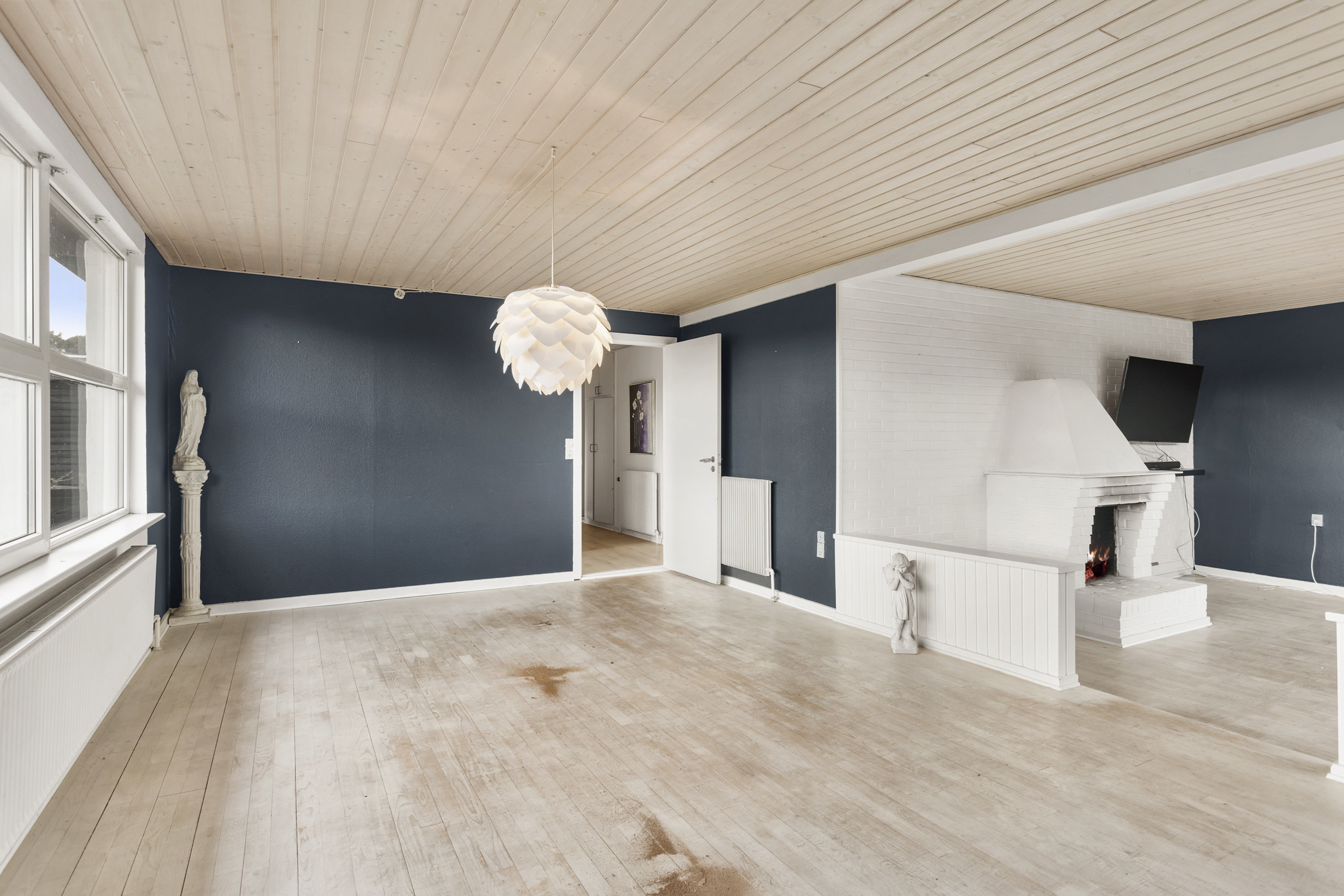 Fremhævet stue billede i fuldskærmstilstand. Billede af Nøddevænget 12, Haldbjerg, 9900 Frederikshavn