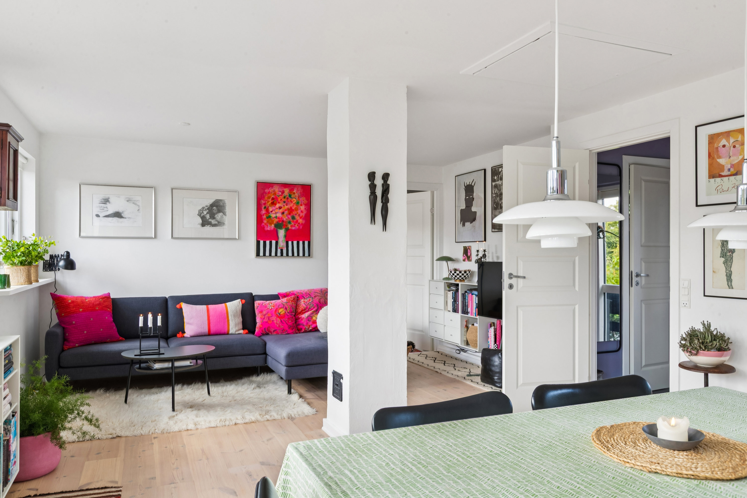 Fremhævet stue billede i fuldskærmstilstand. Billede af Willumsensvej 8, 3000 Helsingør