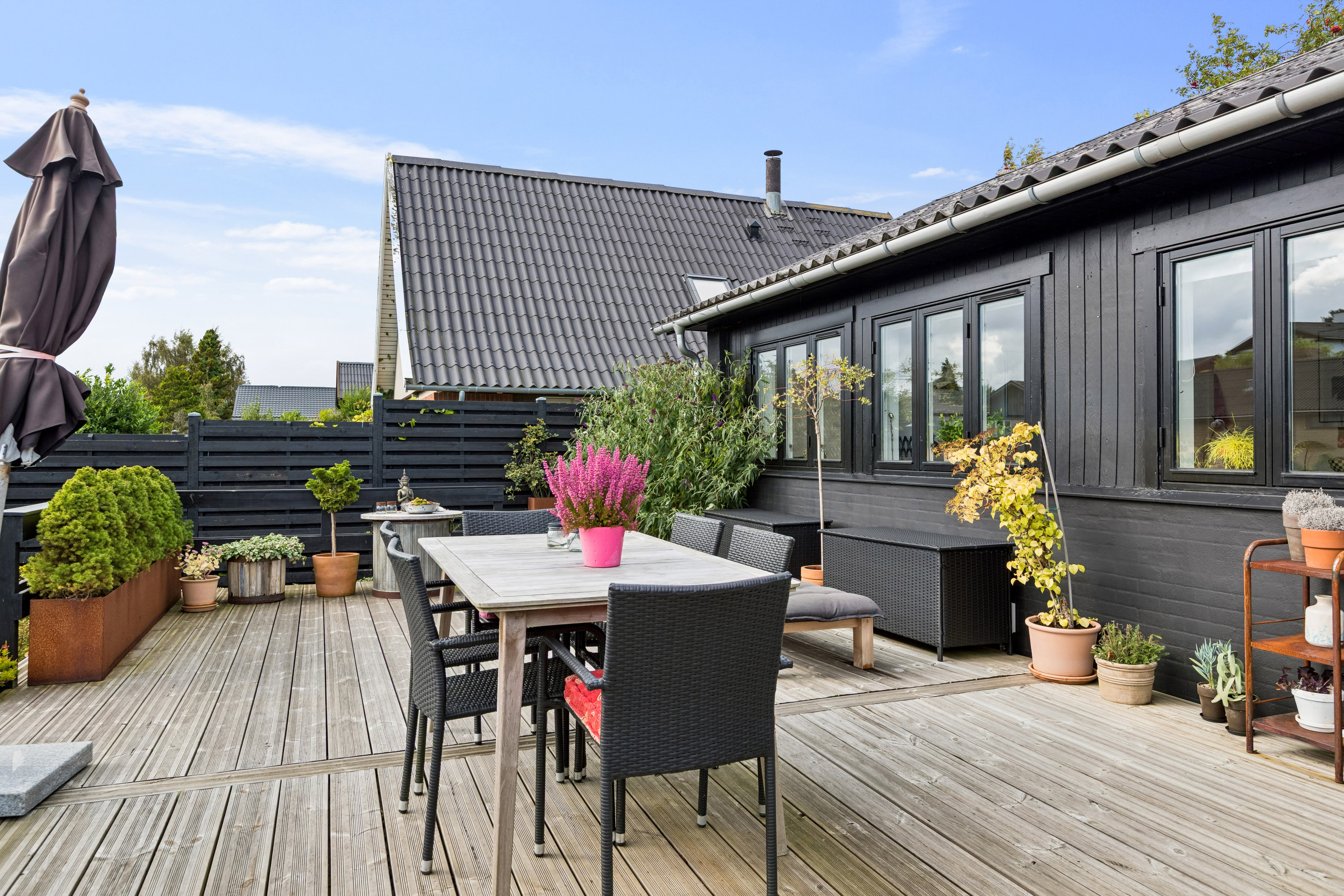 Fremhævet terrasse billede i fuldskærmstilstand. Billede af Willumsensvej 8, 3000 Helsingør