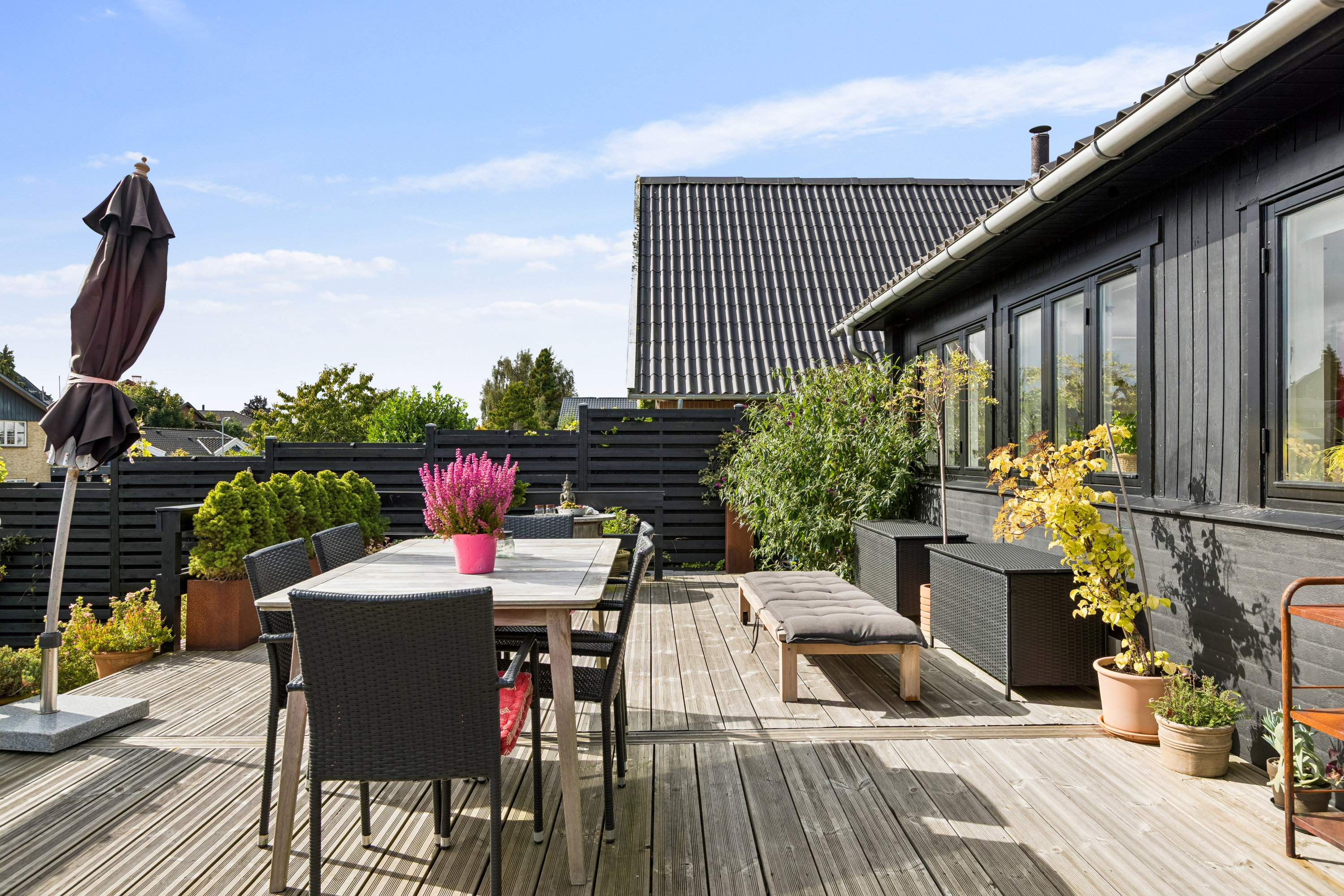 Fremhævet terrasse billede i fuldskærmstilstand. Billede af Willumsensvej 8, 3000 Helsingør