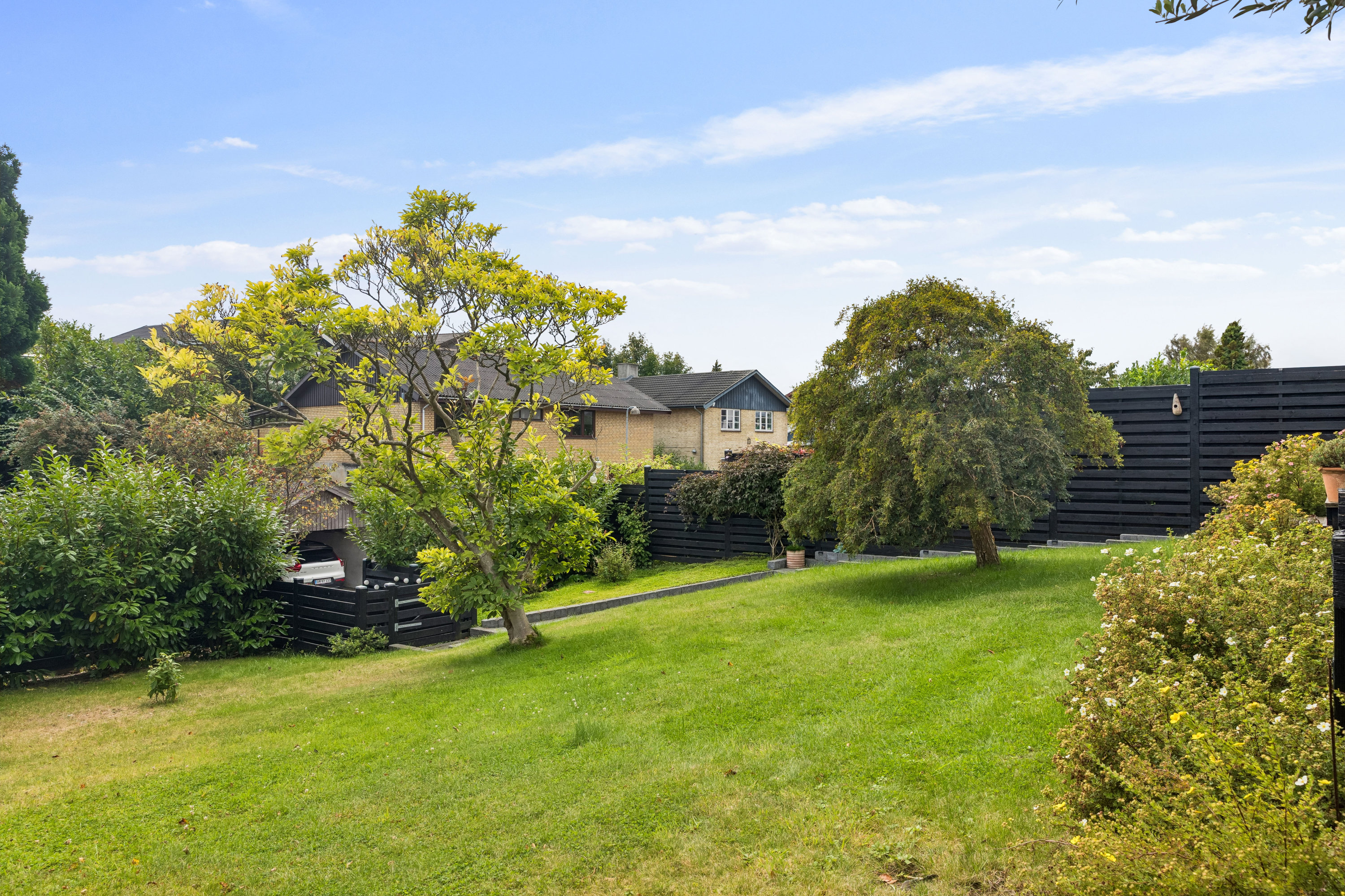 Fremhævet have billede i fuldskærmstilstand. Billede af Willumsensvej 8, 3000 Helsingør