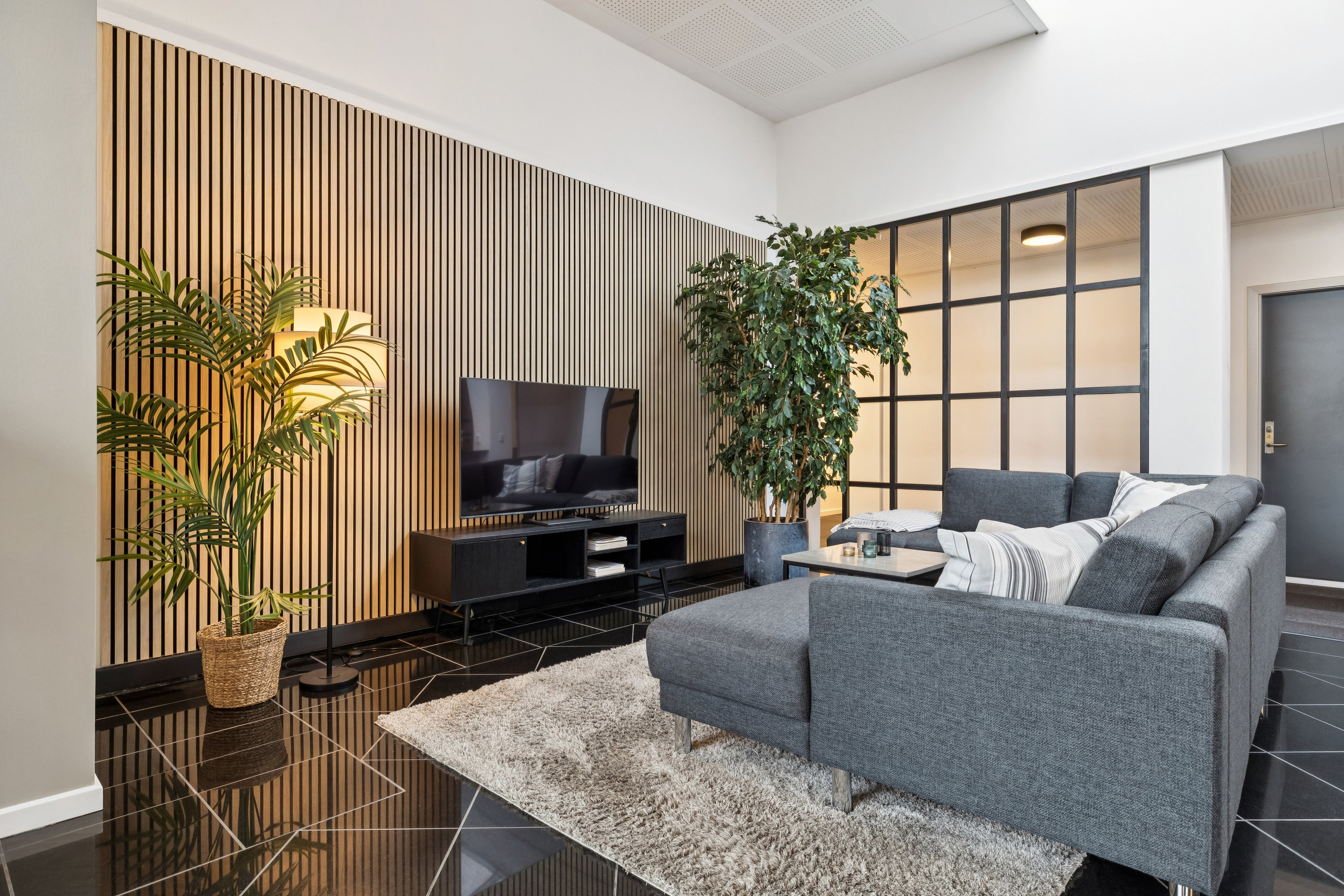 Fremhævet stue billede i fuldskærmstilstand. Billede af Tved Bygade 49, 8420 Knebel