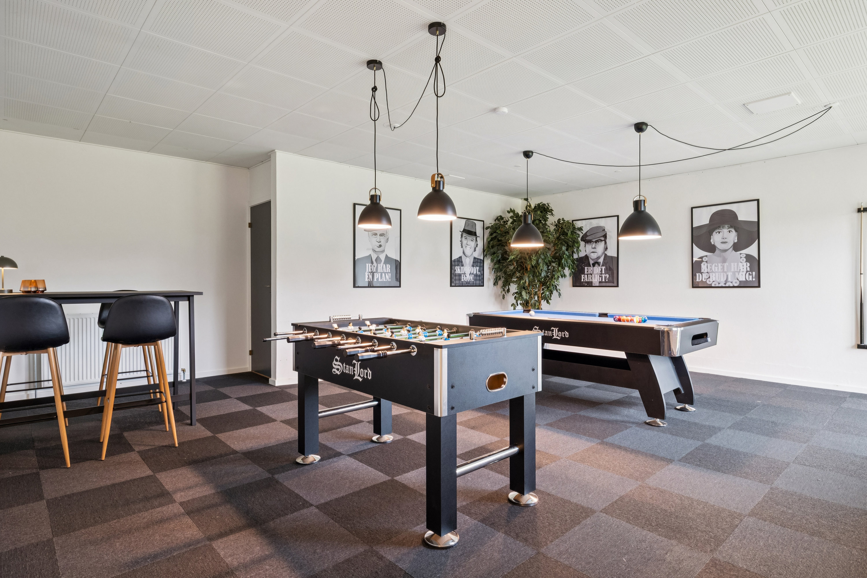 Fremhævet stue billede i fuldskærmstilstand. Billede af Tved Bygade 49, 8420 Knebel