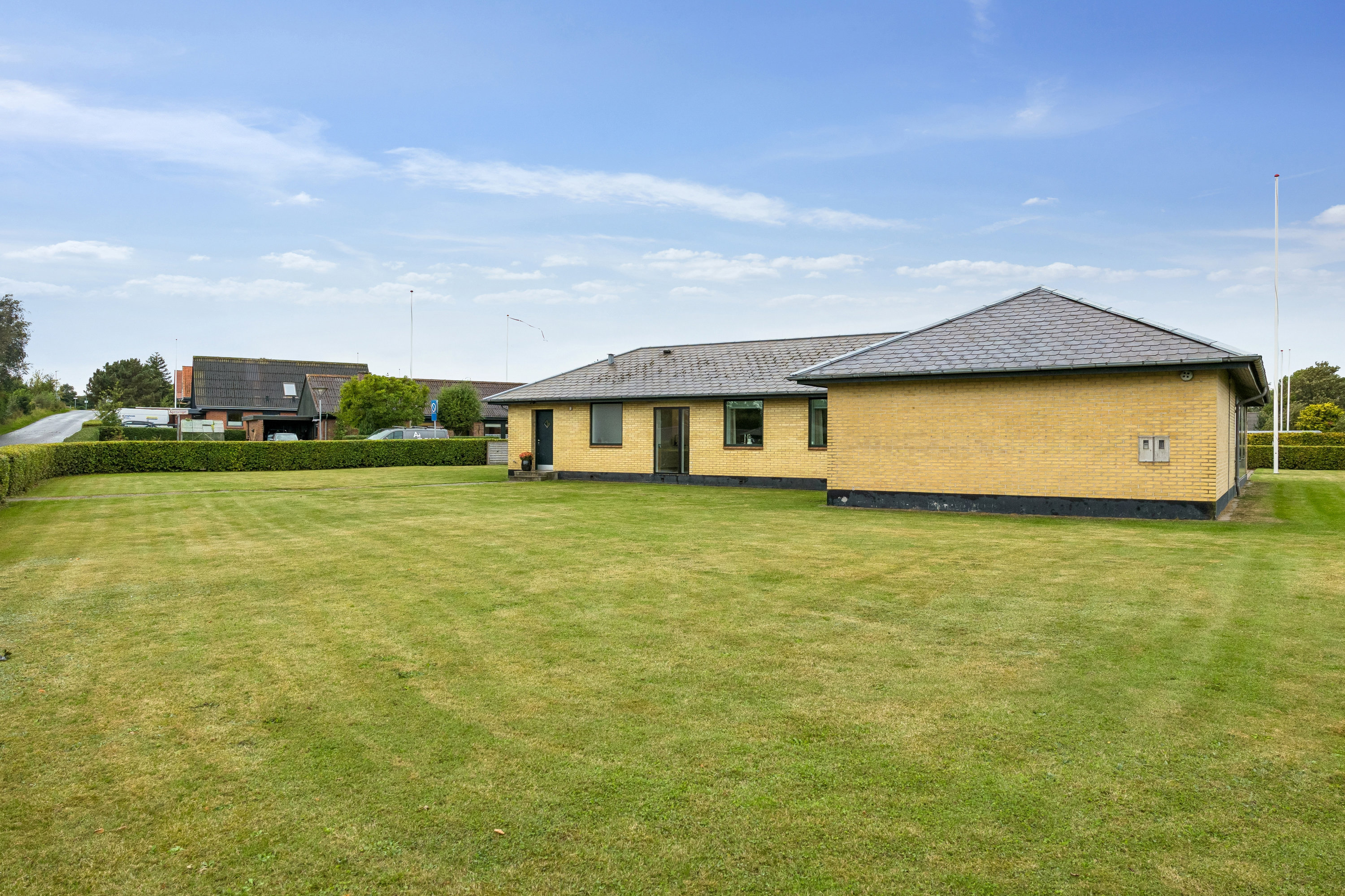 Fremhævet ejendom 1 billede i fuldskærmstilstand. Billede af Tved Bygade 49, 8420 Knebel