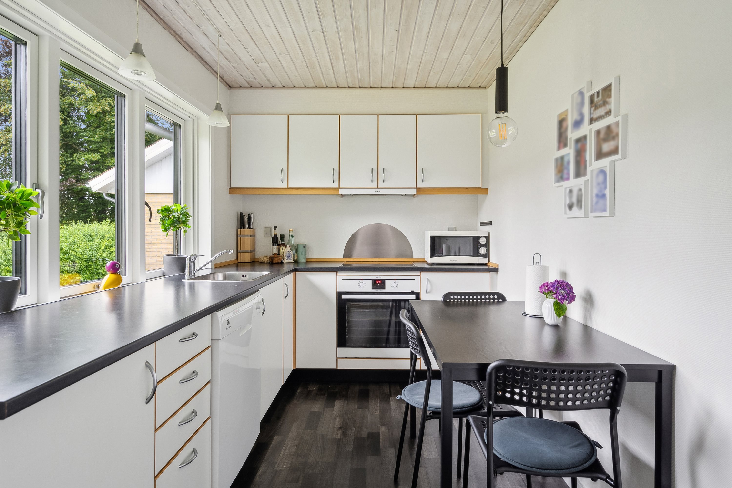 Fremhævet køkken billede i fuldskærmstilstand. Billede af Nymøllevej 143, Farstrup, 9240 Nibe