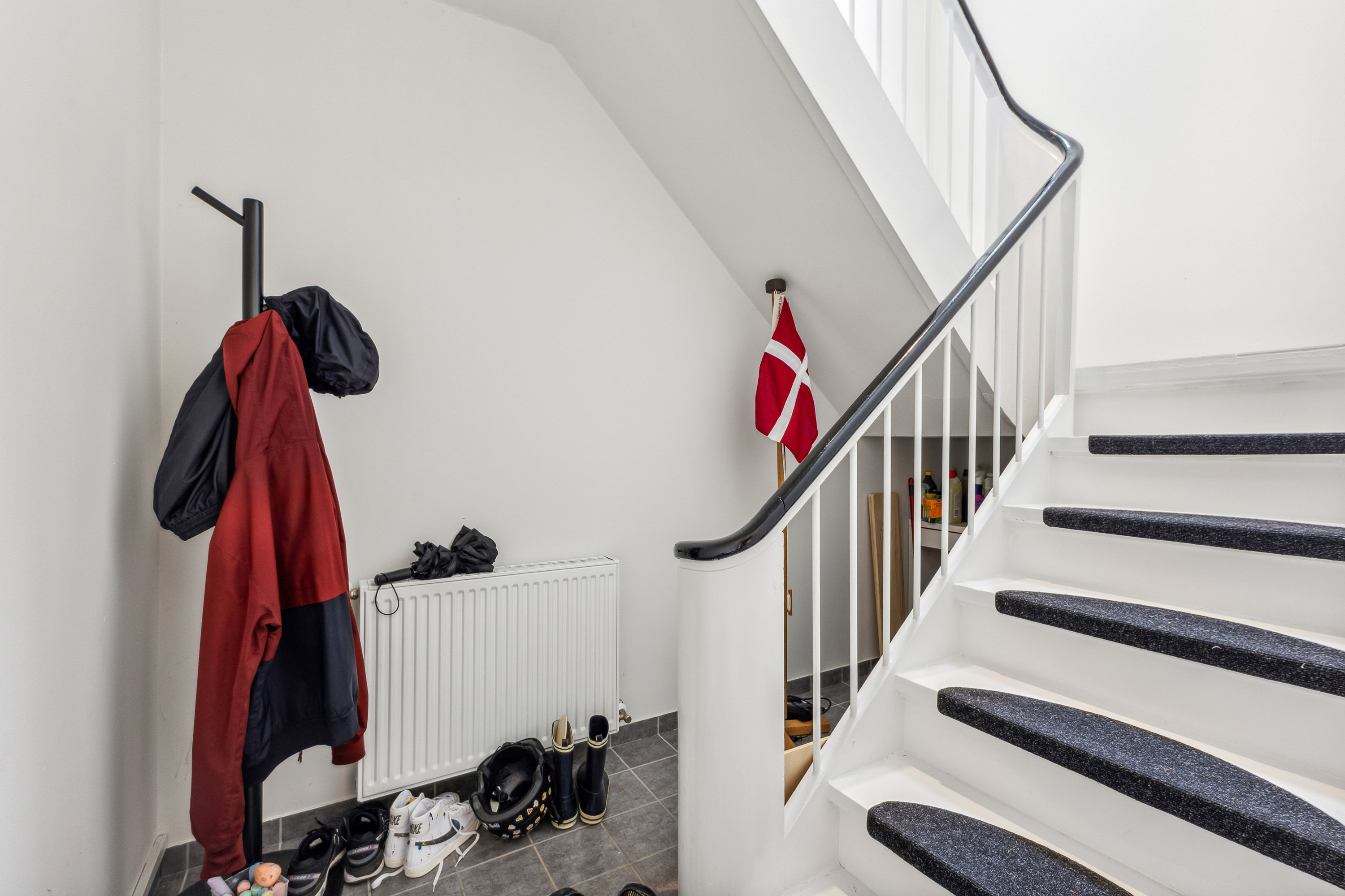 Fremhævet trappe billede i fuldskærmstilstand. Billede af Seminarievej 13A, 6760 Ribe