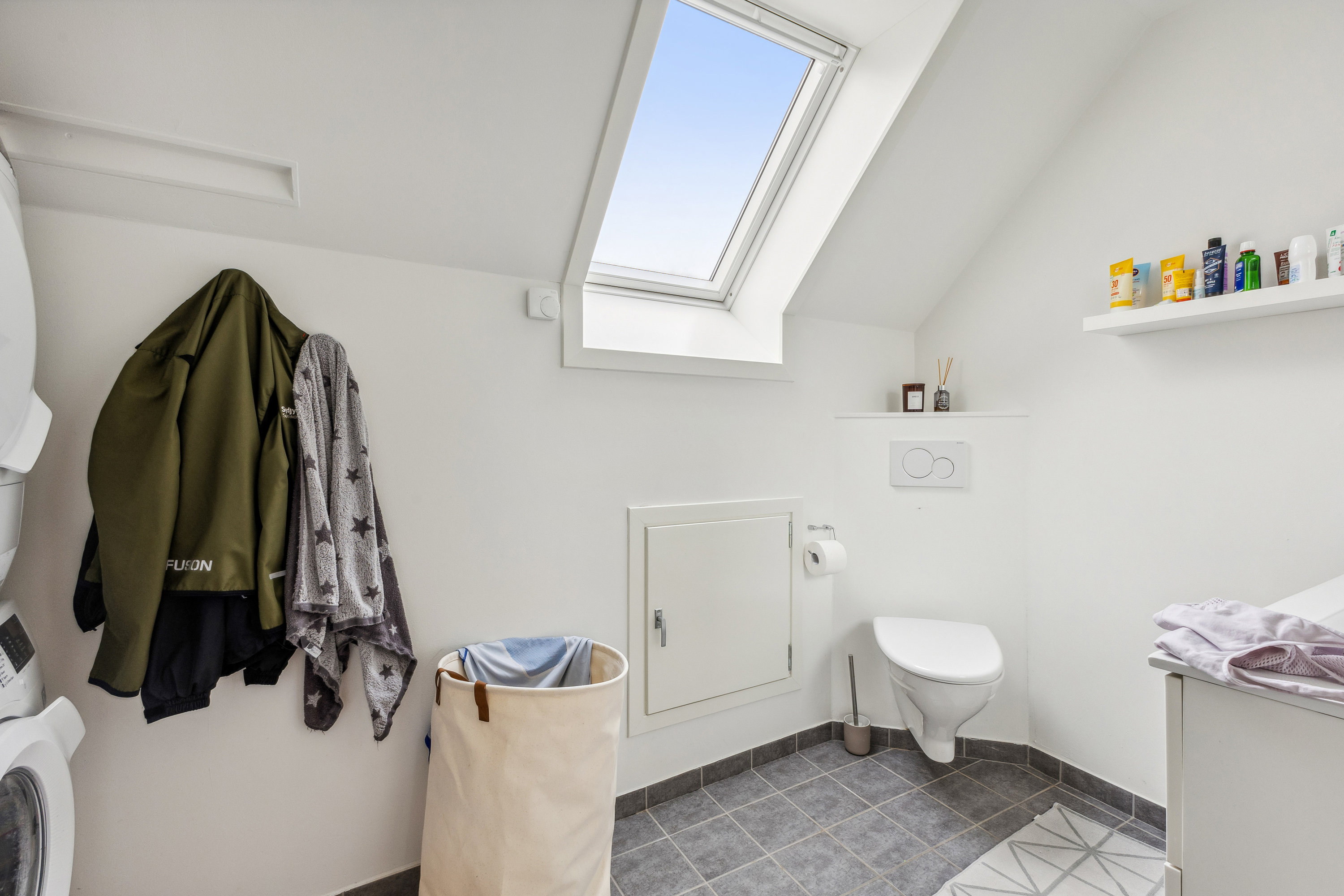 Fremhævet badeværelse billede i fuldskærmstilstand. Billede af Seminarievej 13A, 6760 Ribe