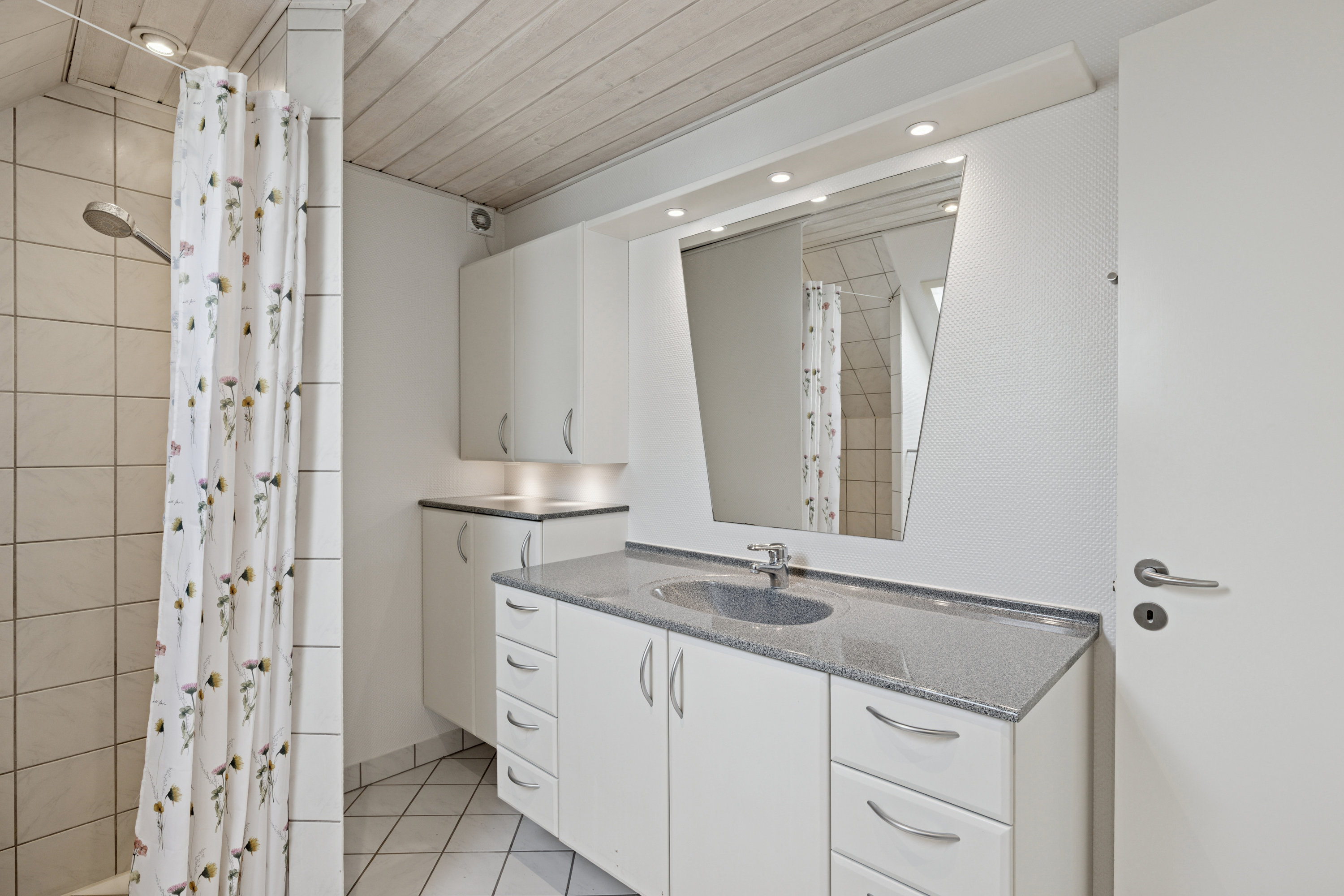 Fremhævet badeværelse billede i fuldskærmstilstand. Billede af Nørremøllevej 40, 8800 Viborg