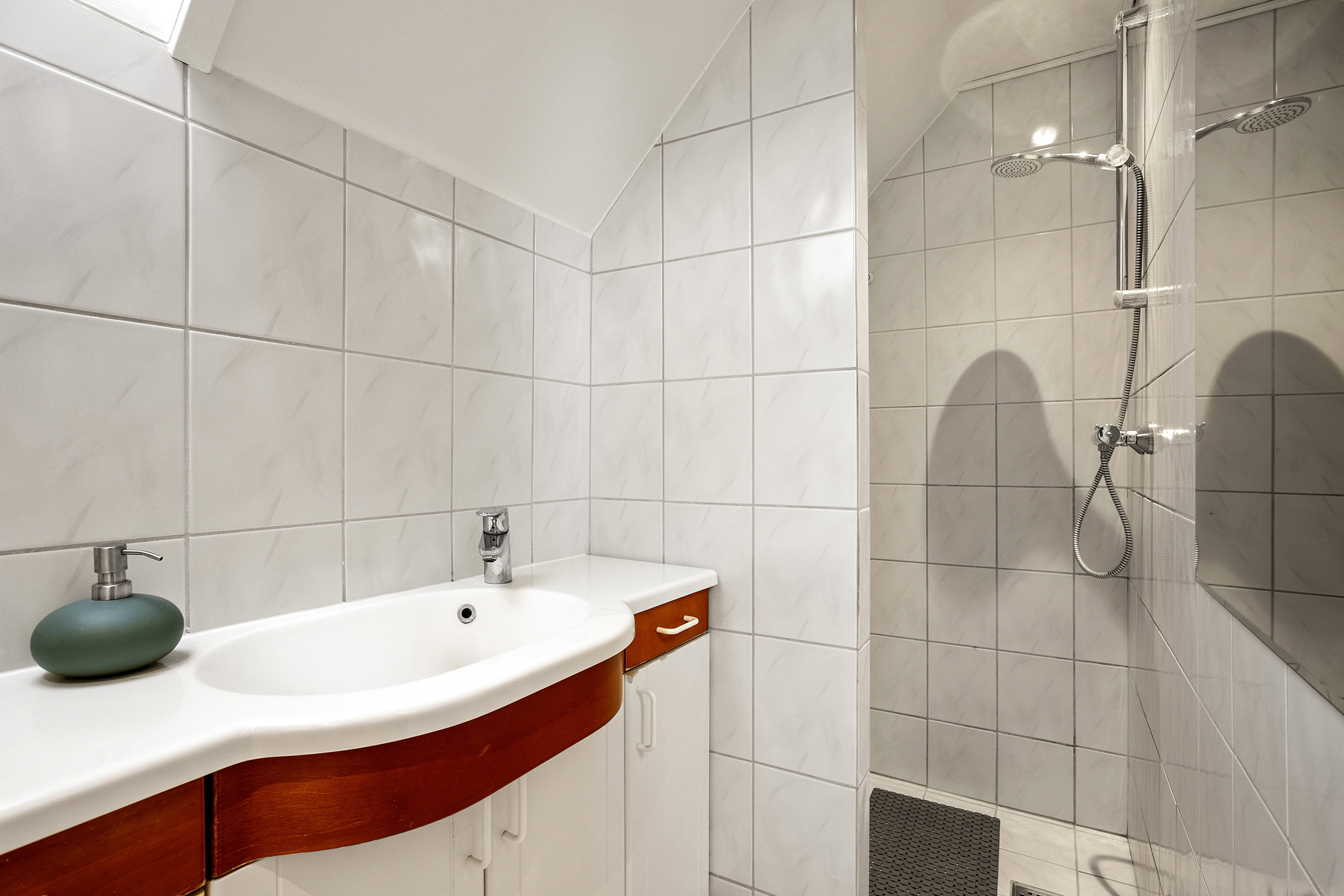 Fremhævet badeværelse billede i fuldskærmstilstand. Billede af Slåenvej 3, 6600 Vejen