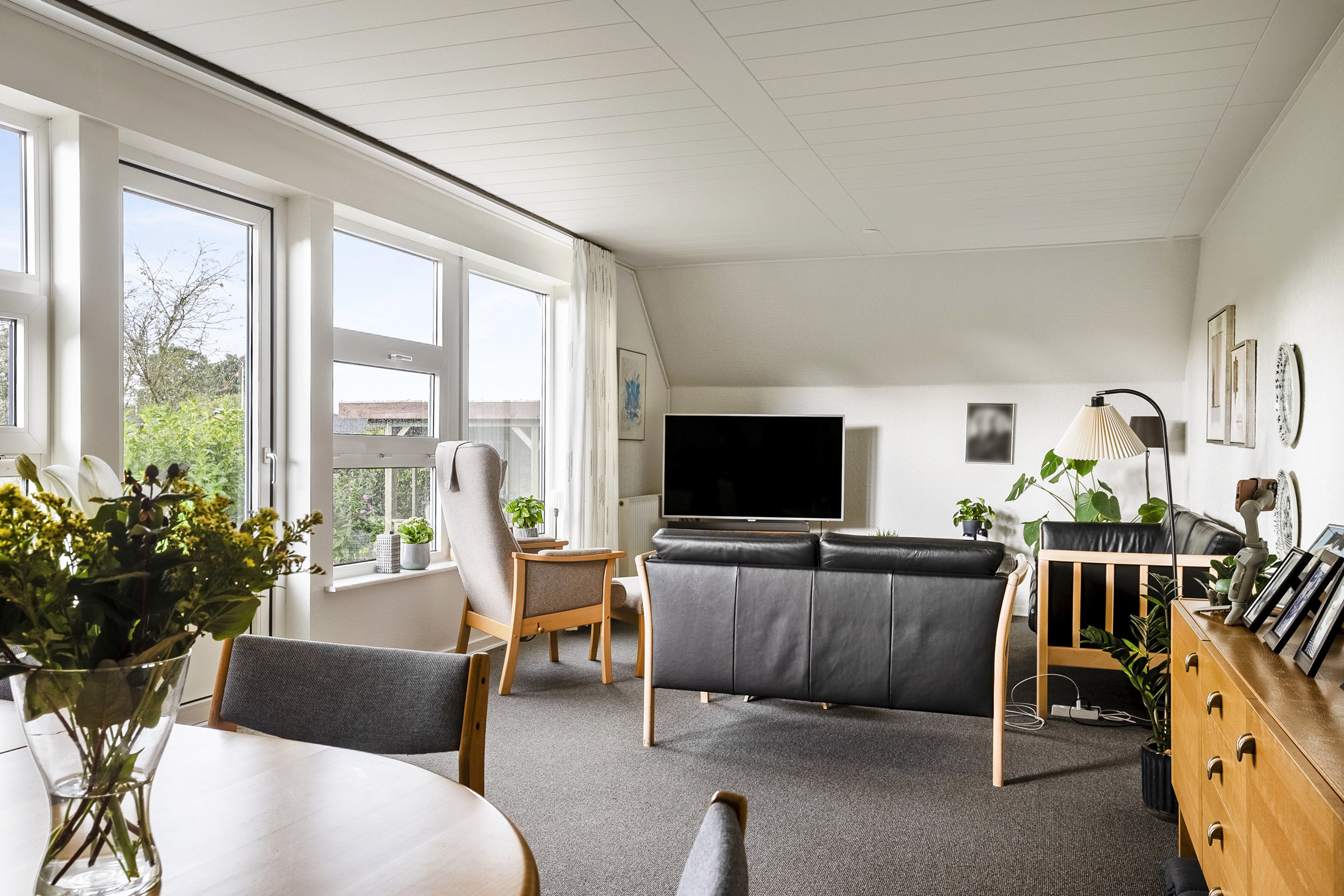 Fremhævet stue billede i fuldskærmstilstand. Billede af Slåenvej 3, 6600 Vejen