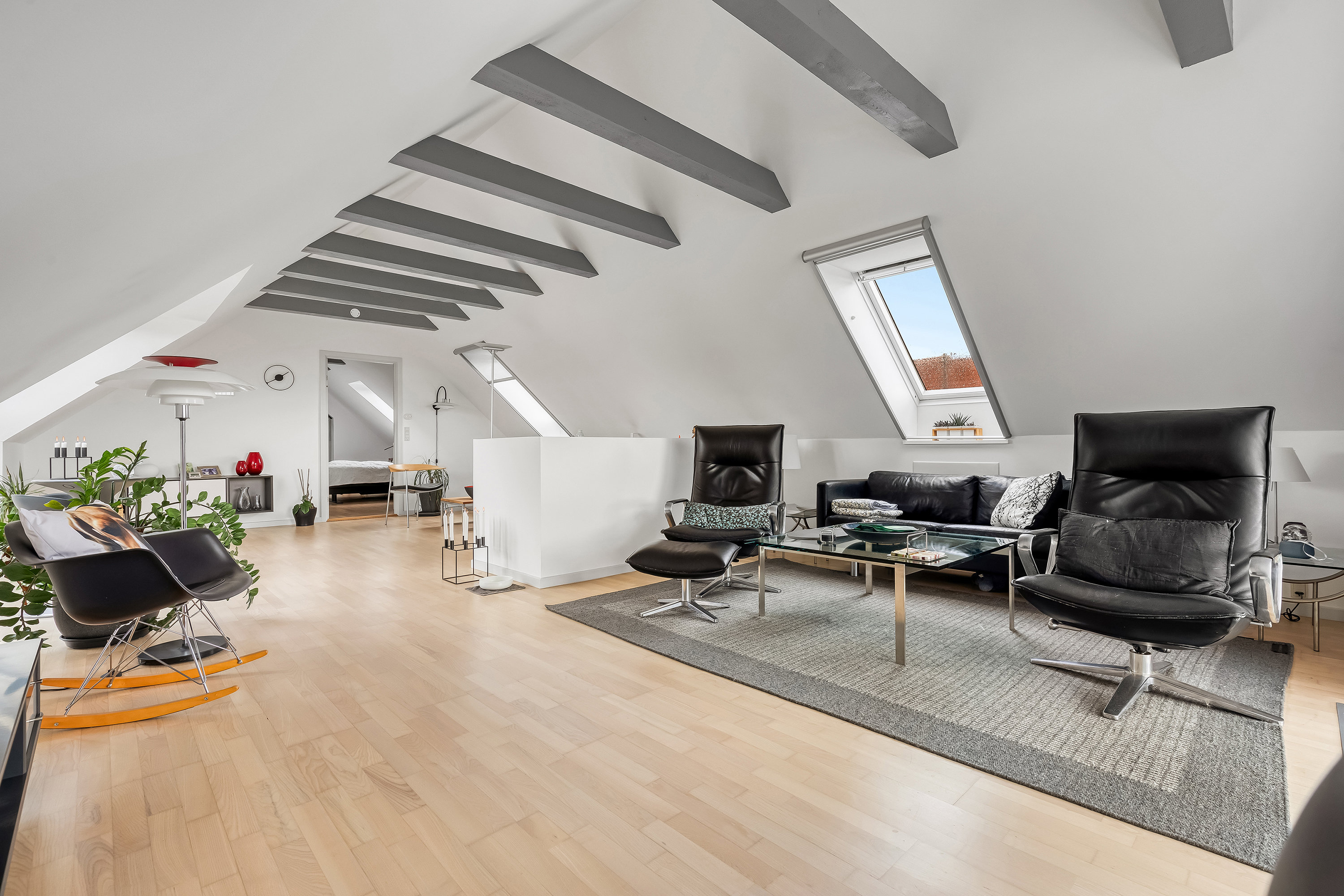 Fremhævet stue billede i fuldskærmstilstand. Billede af Falkenborgvej 9, 3600 Frederikssund