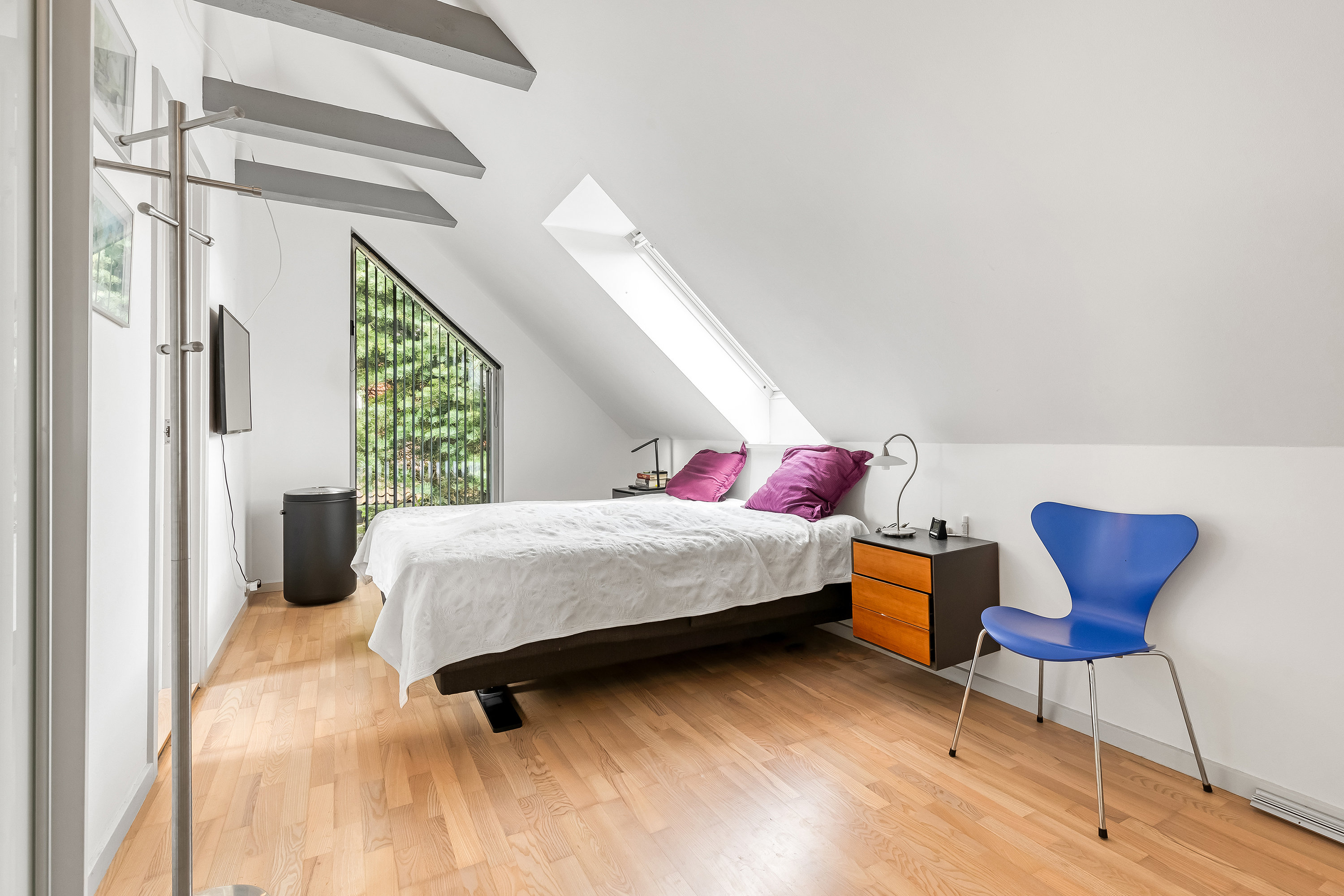 Fremhævet soveværelse billede i fuldskærmstilstand. Billede af Falkenborgvej 9, 3600 Frederikssund