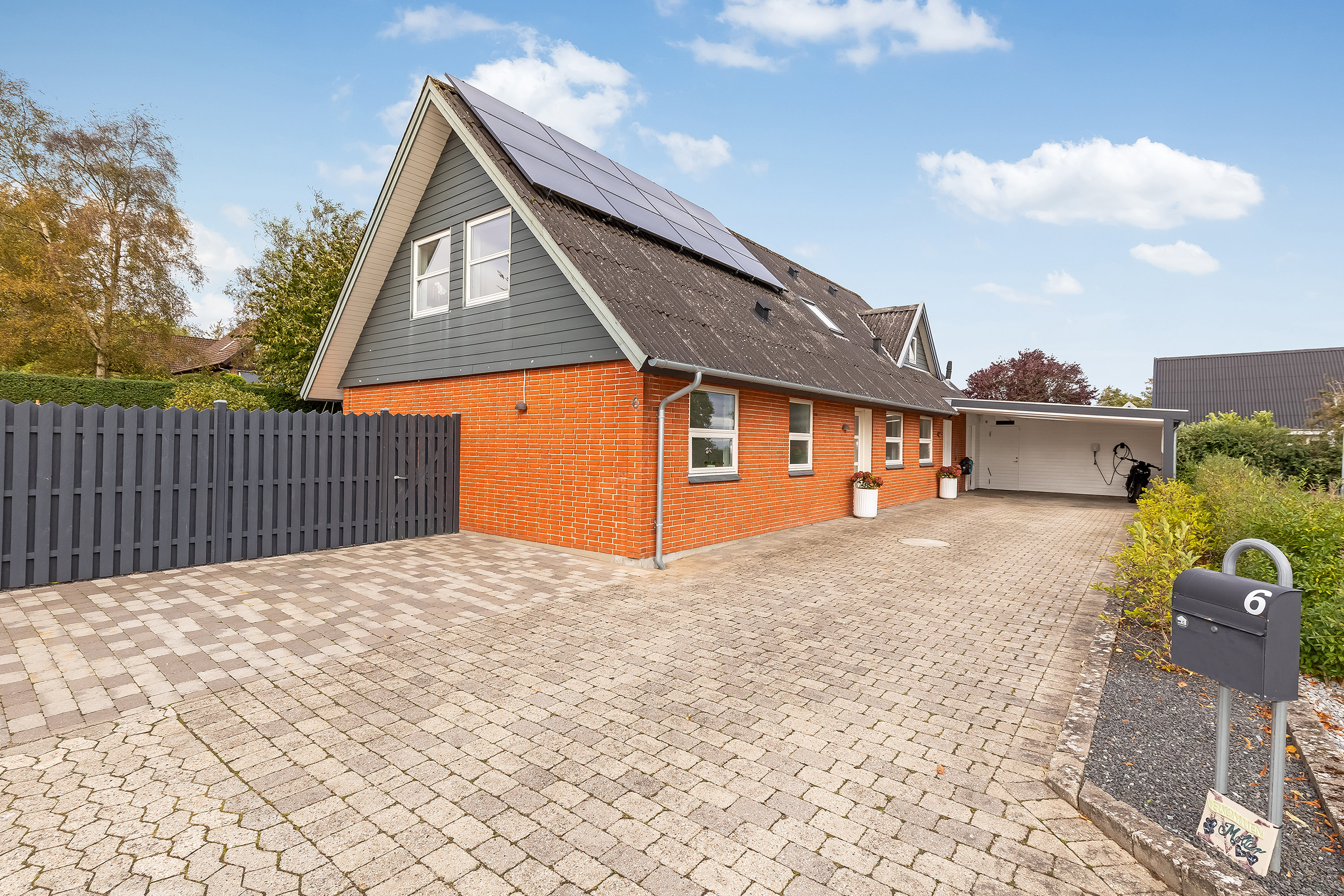 Fremhævet ejendommen billede i fuldskærmstilstand. Billede af Lindegårds Alle 6, 3550 Slangerup