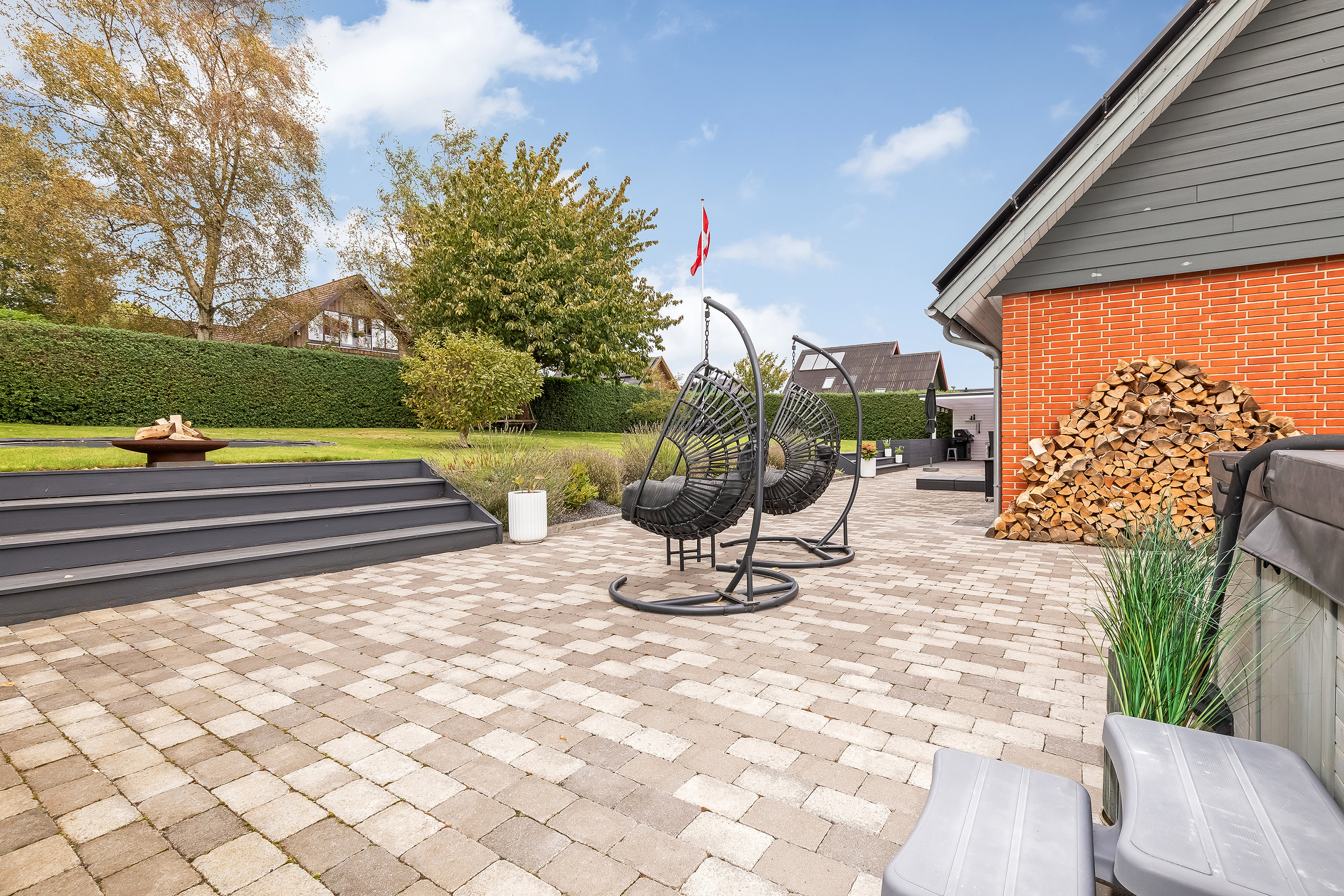 Fremhævet terrasse billede i fuldskærmstilstand. Billede af Lindegårds Alle 6, 3550 Slangerup